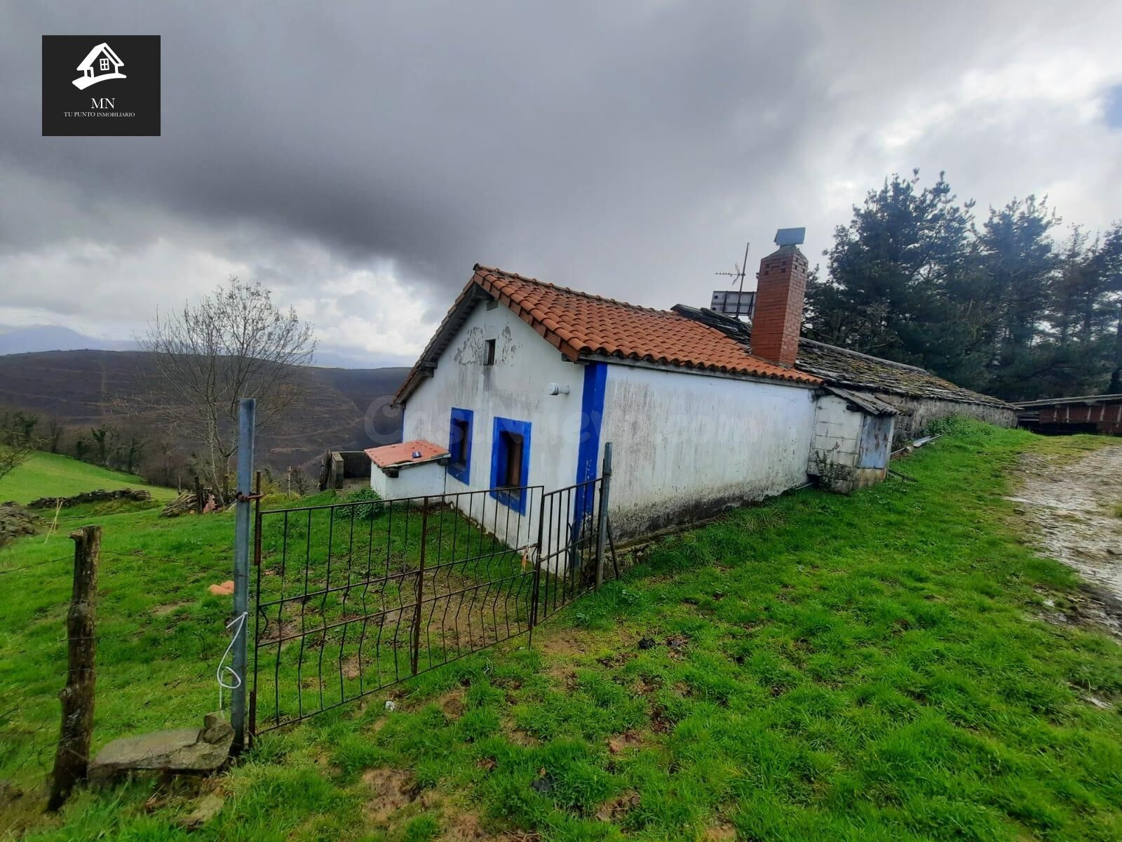 COMPLEJO DE 6 CABAÑAS Y 8 hectáreas EN SAN PEDRO DEL ROMERAL