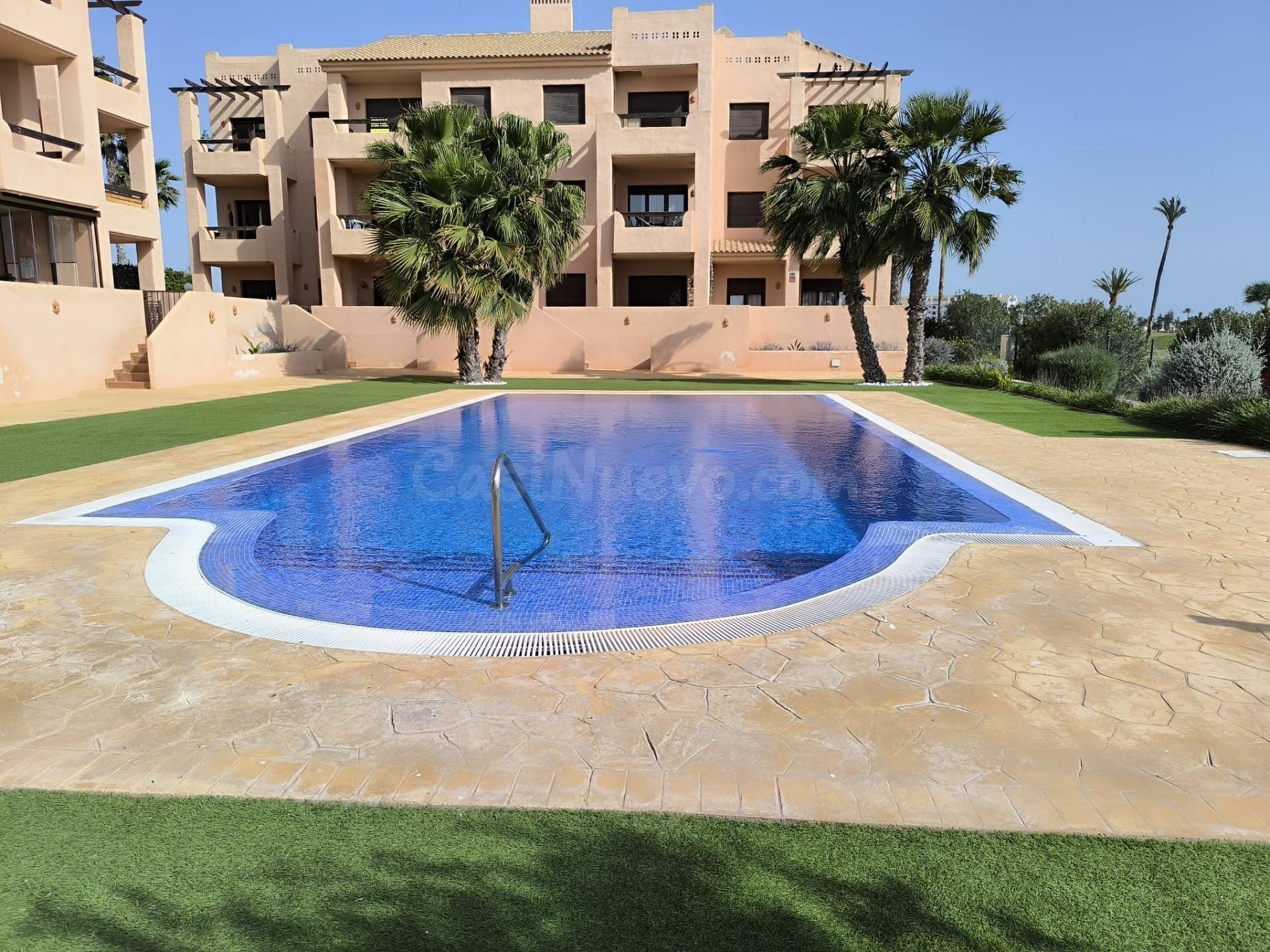 Ático con vistas al golf y piscina ⚡ ¡Oportunidad limitada!