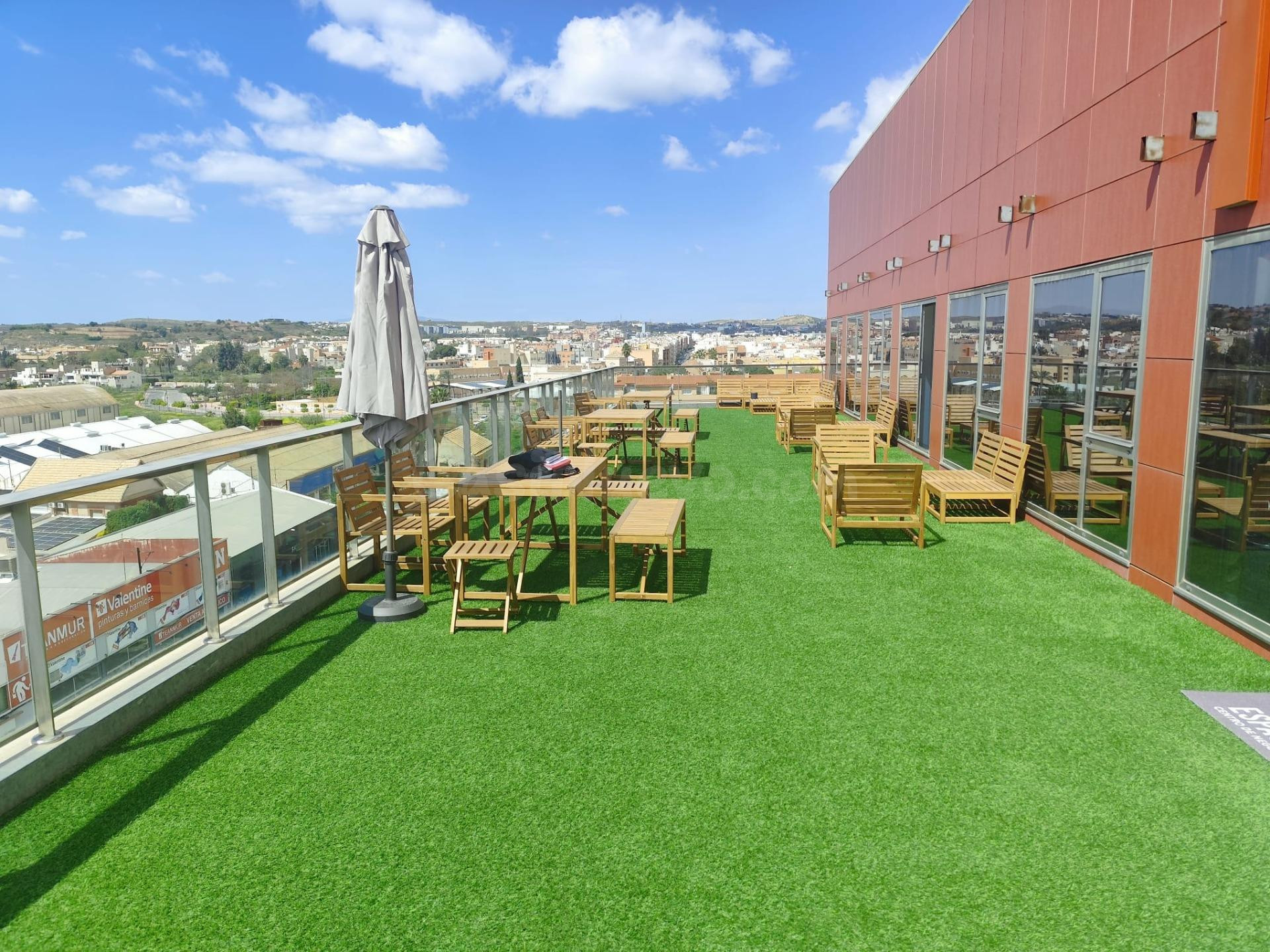 No dejes escapar esta oficina con terraza