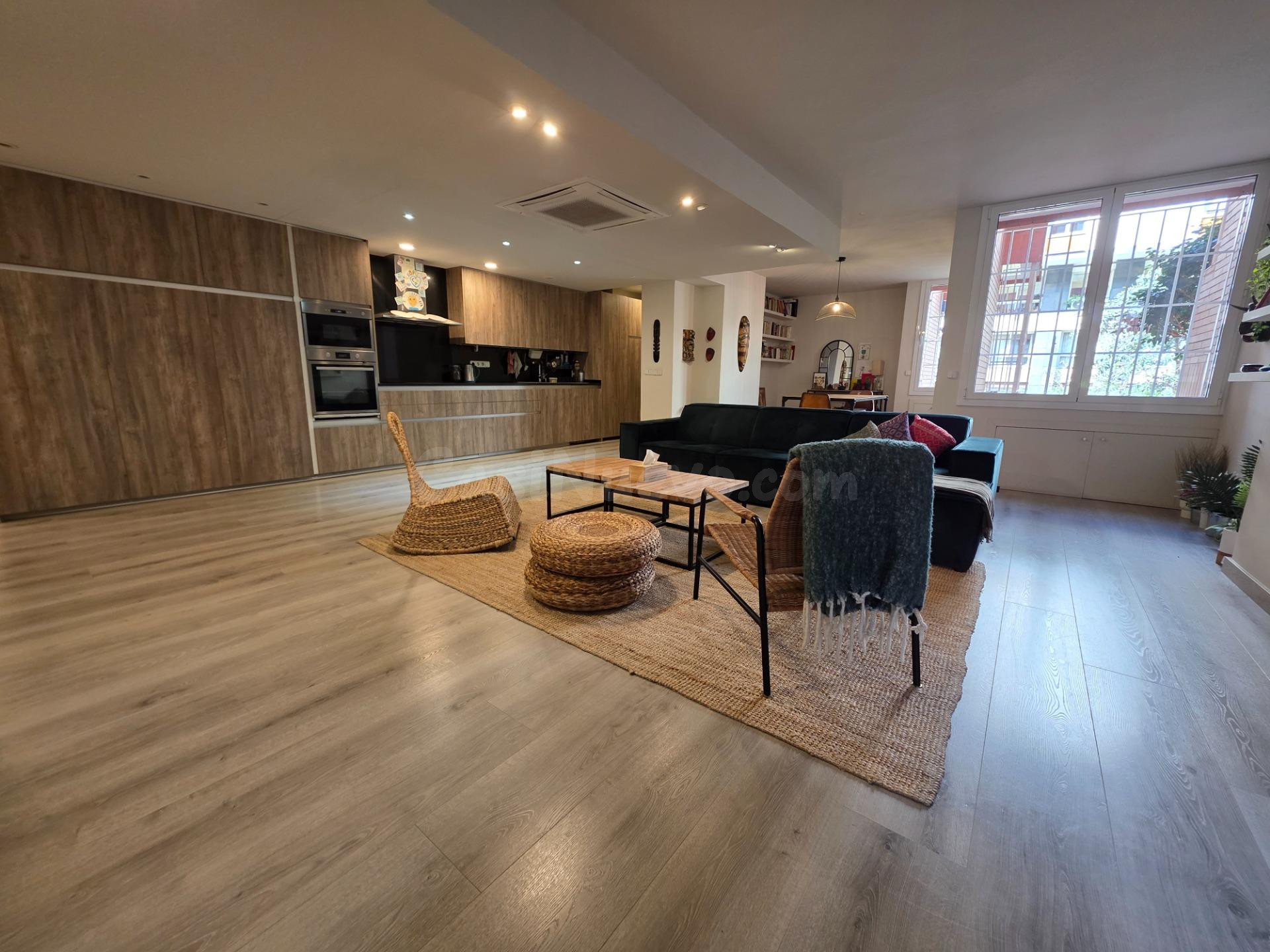 LUJO EN SARRIÀ - PLANTA BAJA CON JARDIN Y 5 habitaciones
