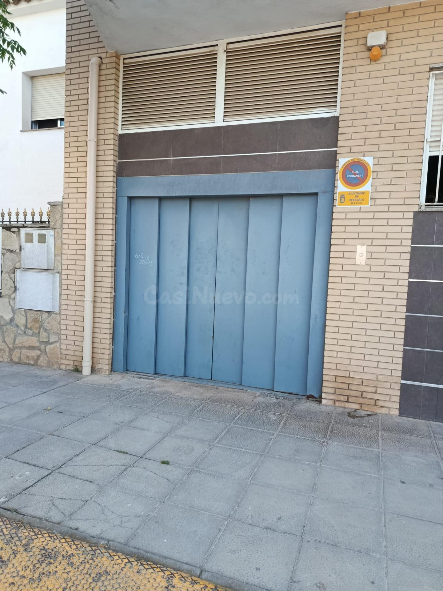 Venta o alquiler de plaza de parking amplia y de fácil acceso en Benicarló — Zona Mercadona