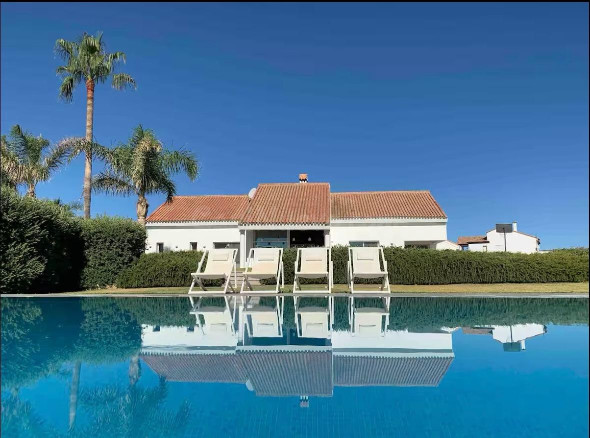 Excepcional Finca de Lujo en Manilva, cerca de Sotogrande