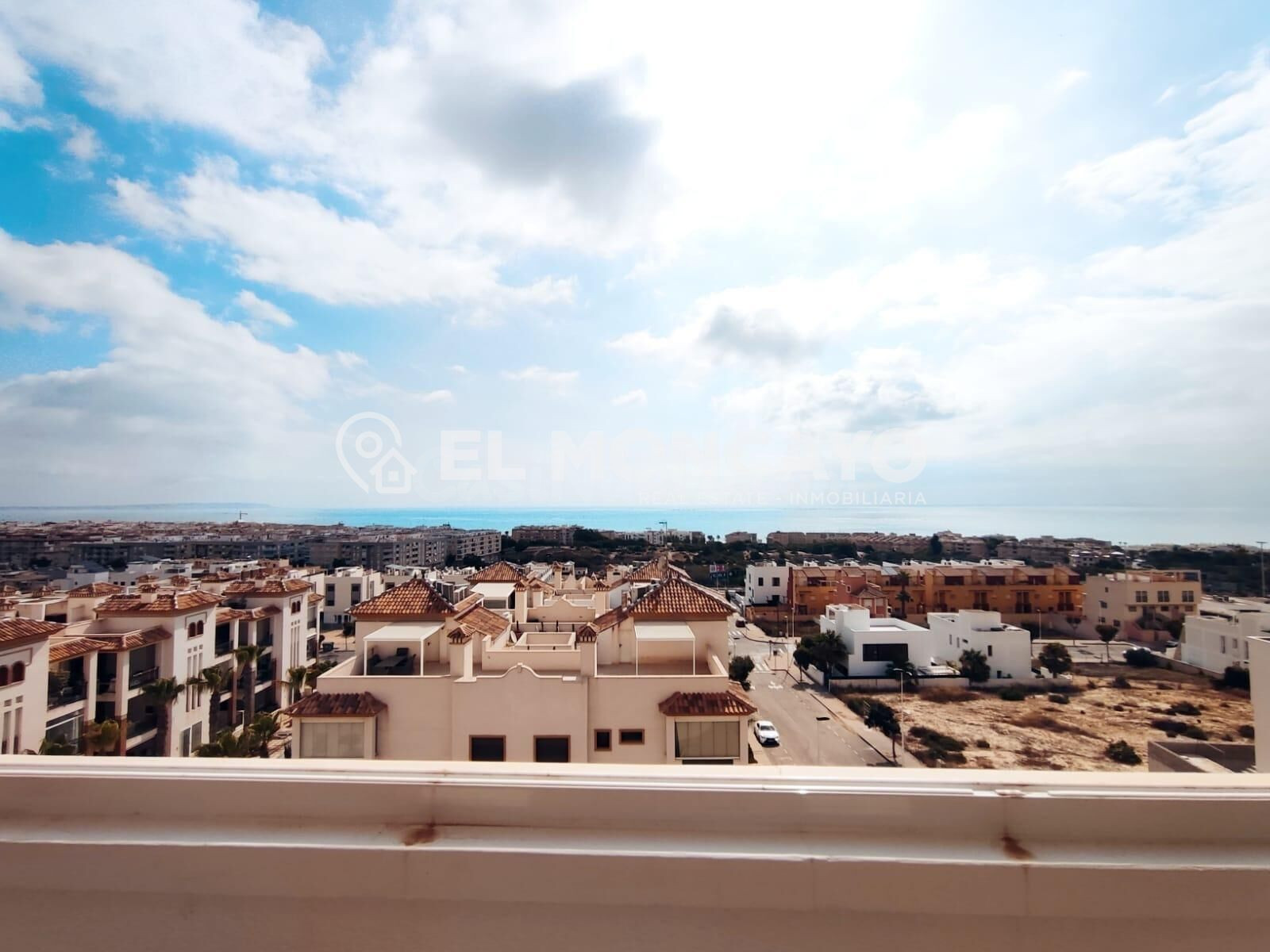 Fantástico ático con impresionantes vistas al mar en Guardamar del Segura, Alicante, Costa Blanca