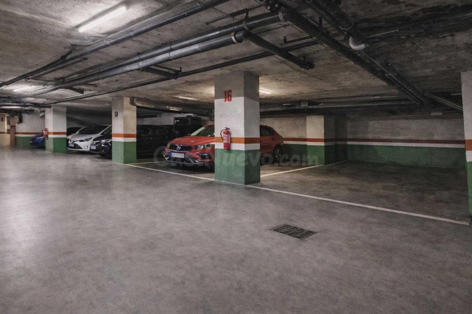 Plaza de garaje en Sevilla Este "Las Góndolas" – Comodidad, seguridad y fácil acceso