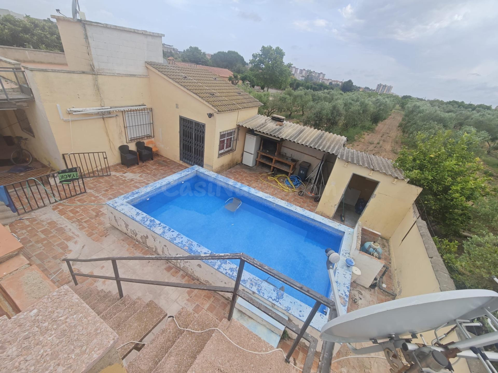¡OPORTUNIDAD DE INVERSIÓN!  CHALET EN VALLS (TARRAGONA)