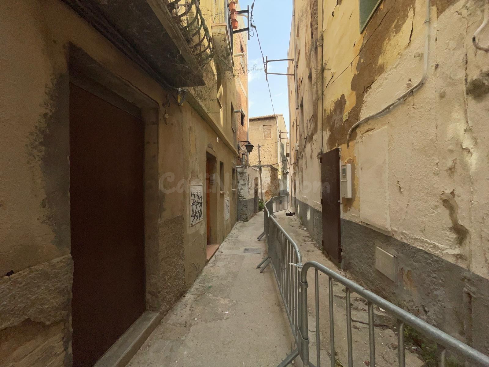 EN VENTA – CASA A REHABILITAR EN ZONA URBANA ANTIGUA (TORTOS - foto 3