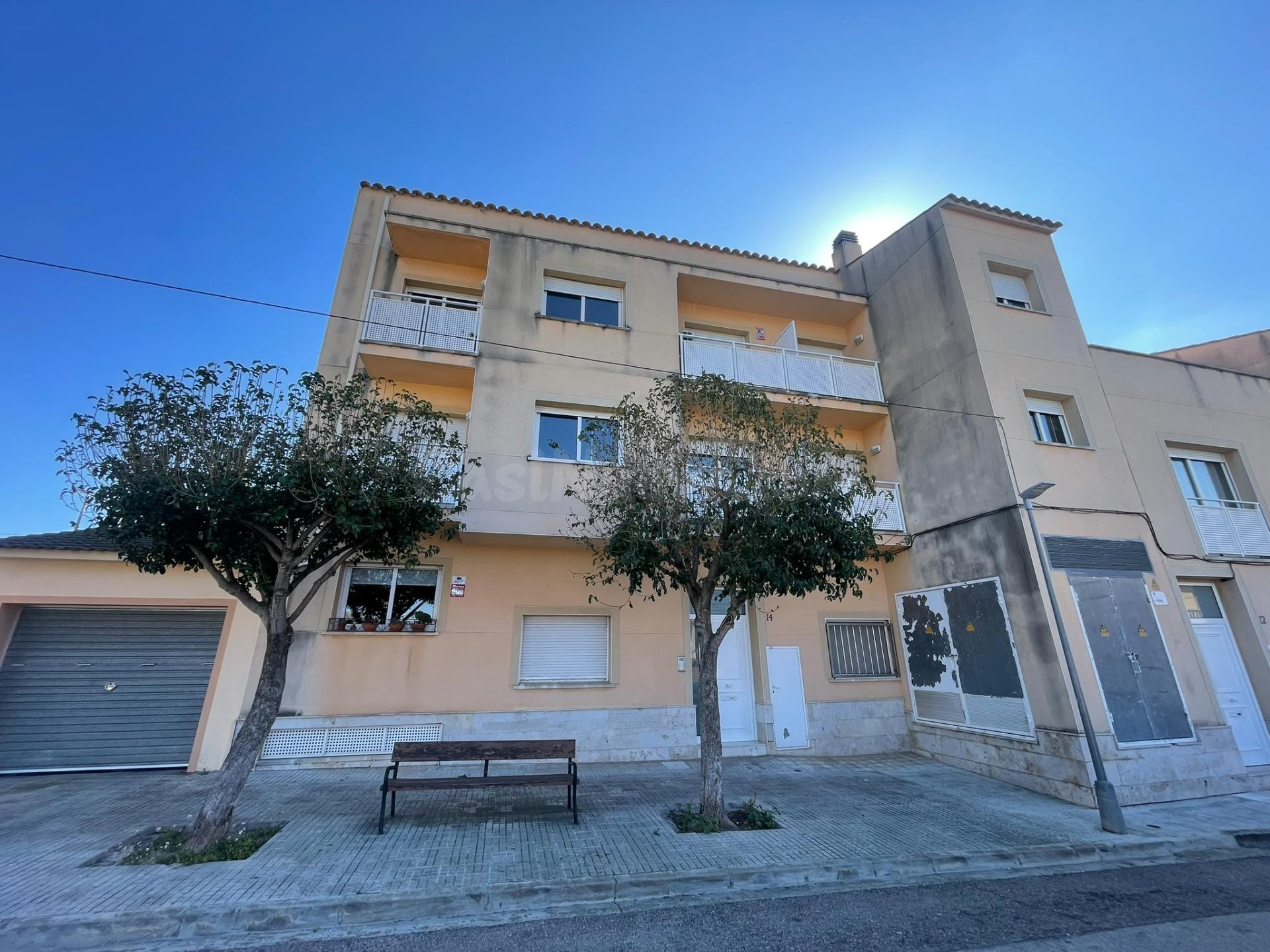 Local comercial en  Sant Jaume dels Domenys – oportunidad para inversores (sin posesión)