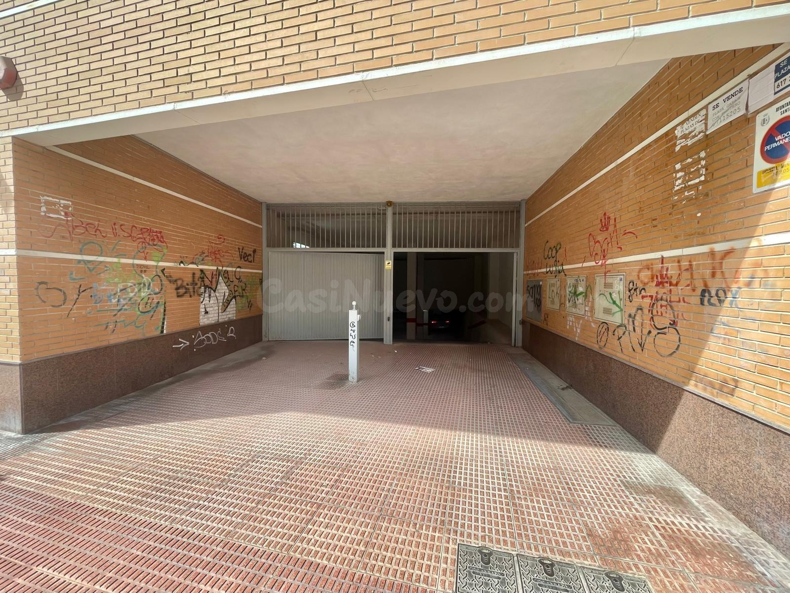 Amplia Plaza de Parking en Ubicación Estratégica