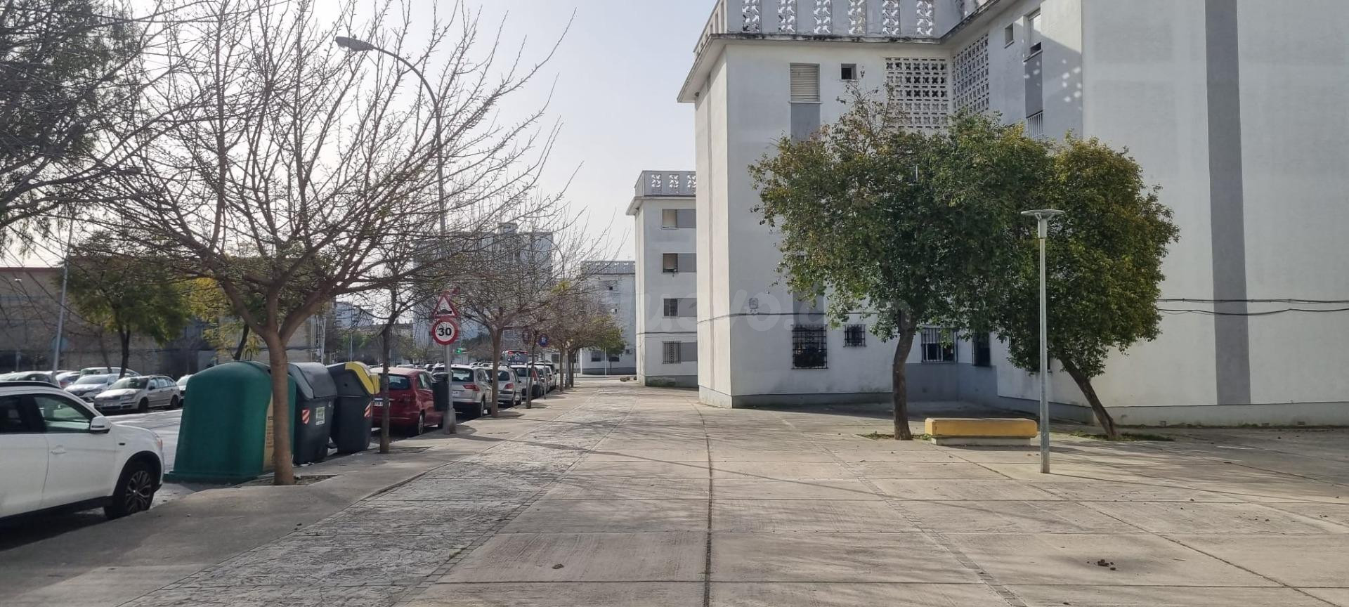 VENTA PISO ZONA POLIGONO SAN BENITO (SIN POSESIÓN)