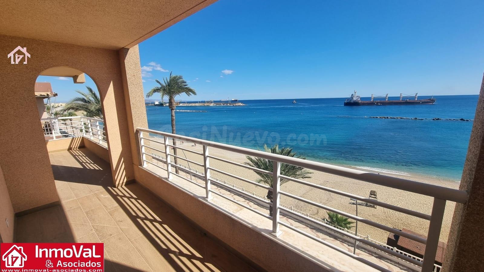 ESPECTACULAR PISO EN EL MALECÓN DE GARRUCHA