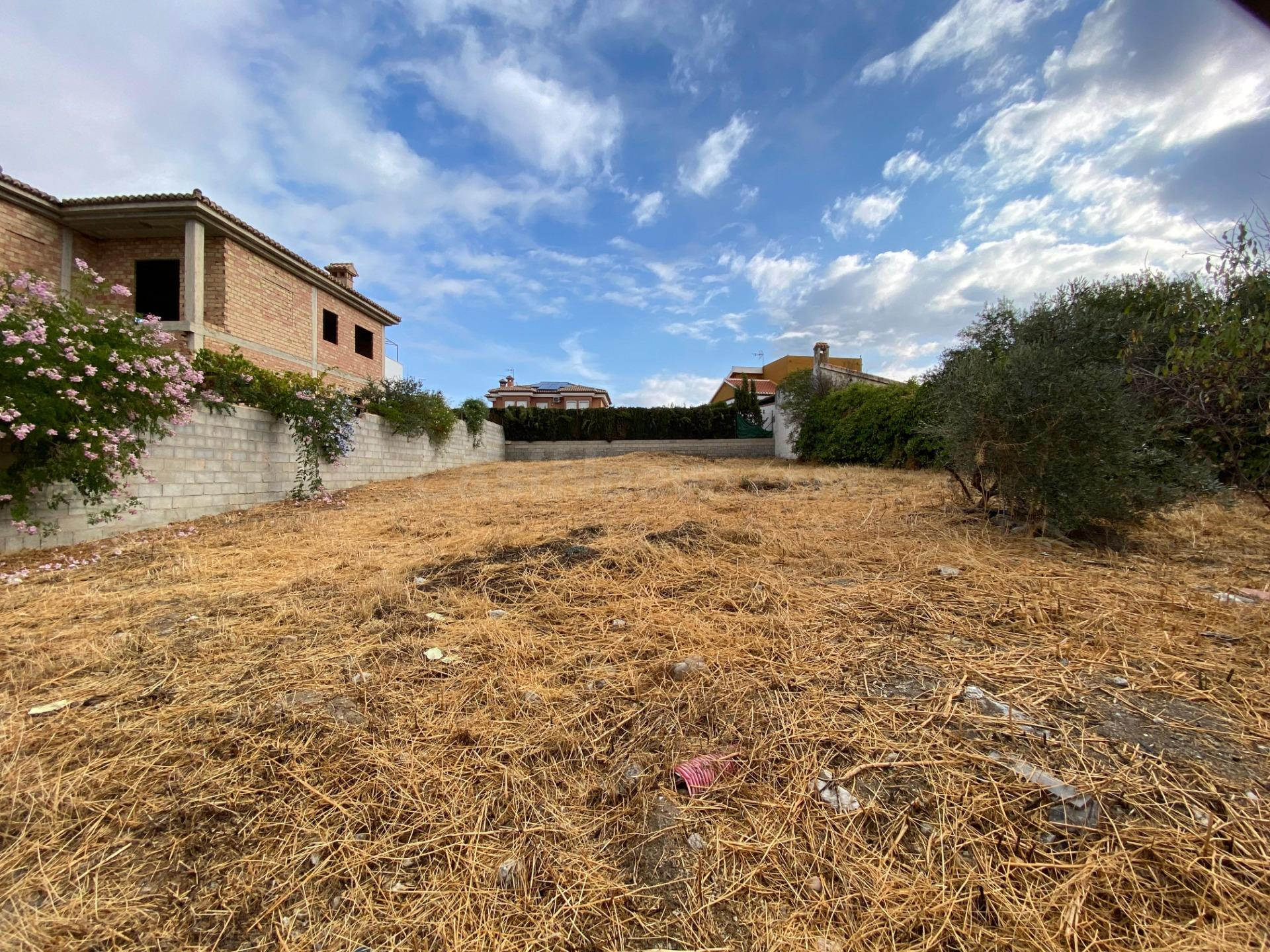 PARCELA URBANA PARA CONSTRUIR UNA O DOS VIVIENDAS DE 424 M2 