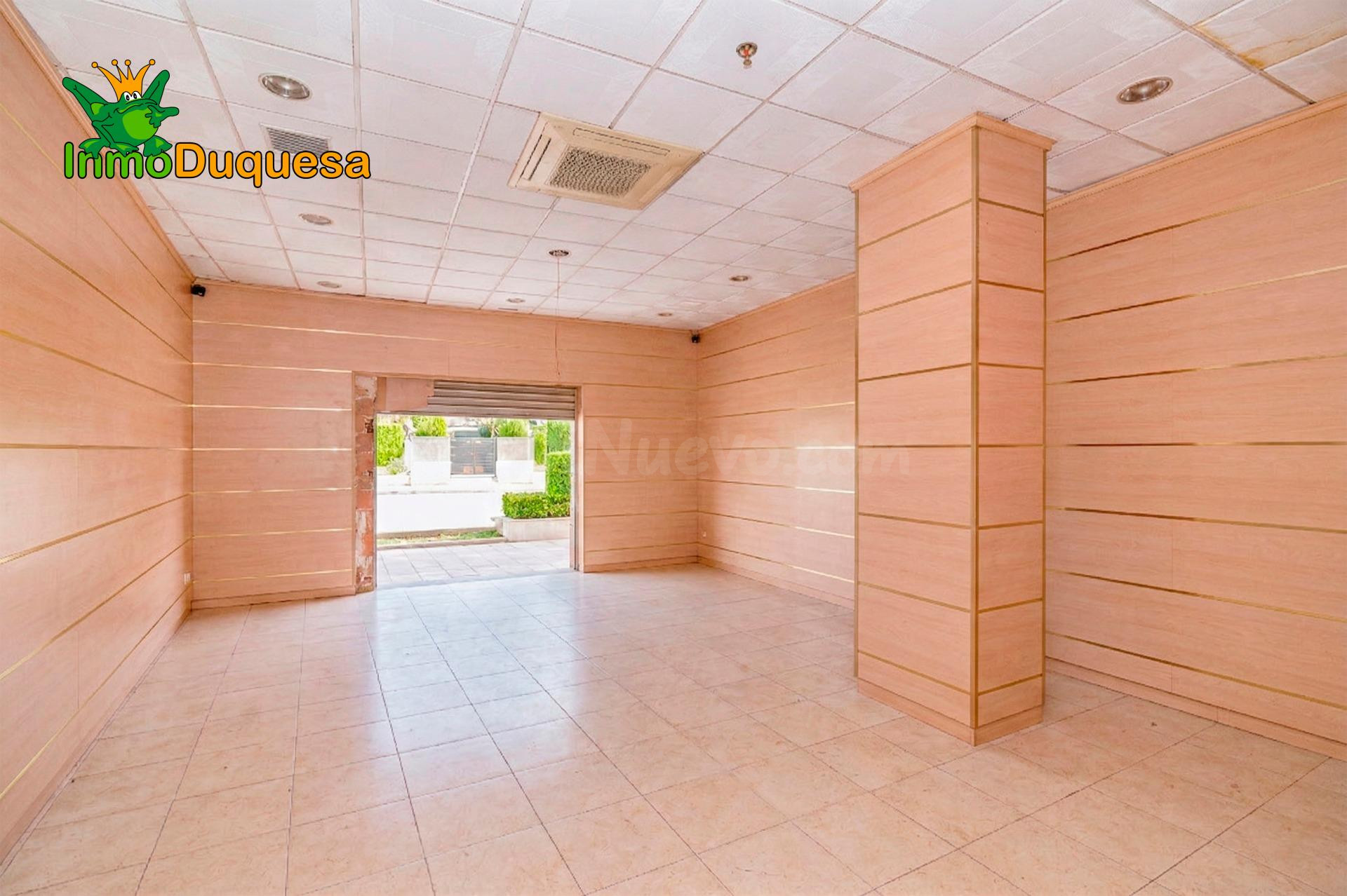 Local comercial junto a la Plaza de Toros.