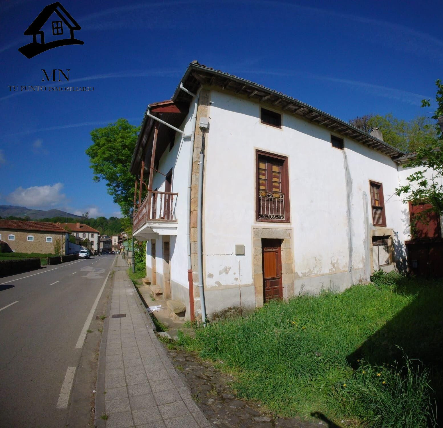 Gran Casona con Parcela Llana en el Corazón de Villacarriedo - foto 3