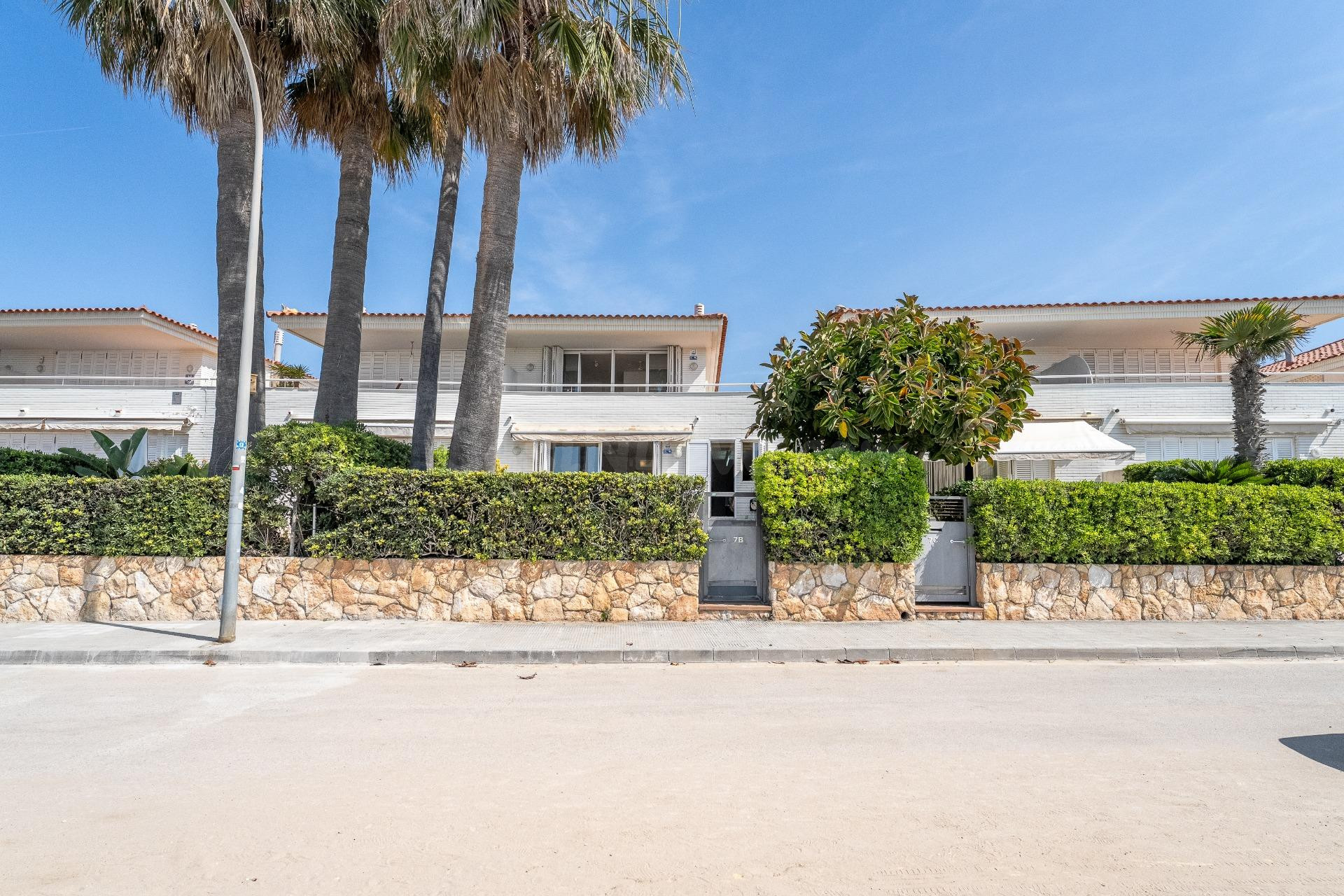 Fantástica casa unifamiliar adosada en Primera Línea de Mar, - foto 2