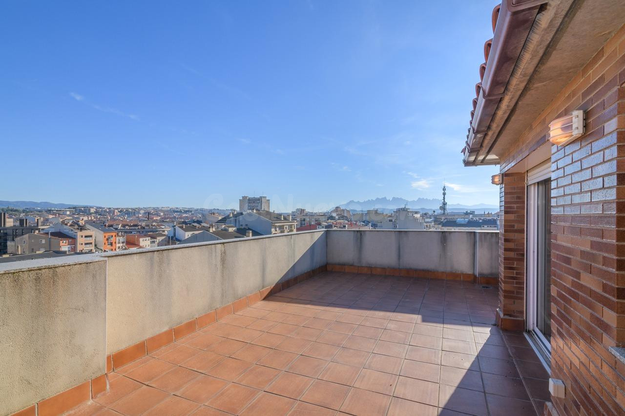 FANTASTICO ÁTICO-DÚPLEX EN VENTA EN MANRESA (ZONA BASES DE MANRESA)