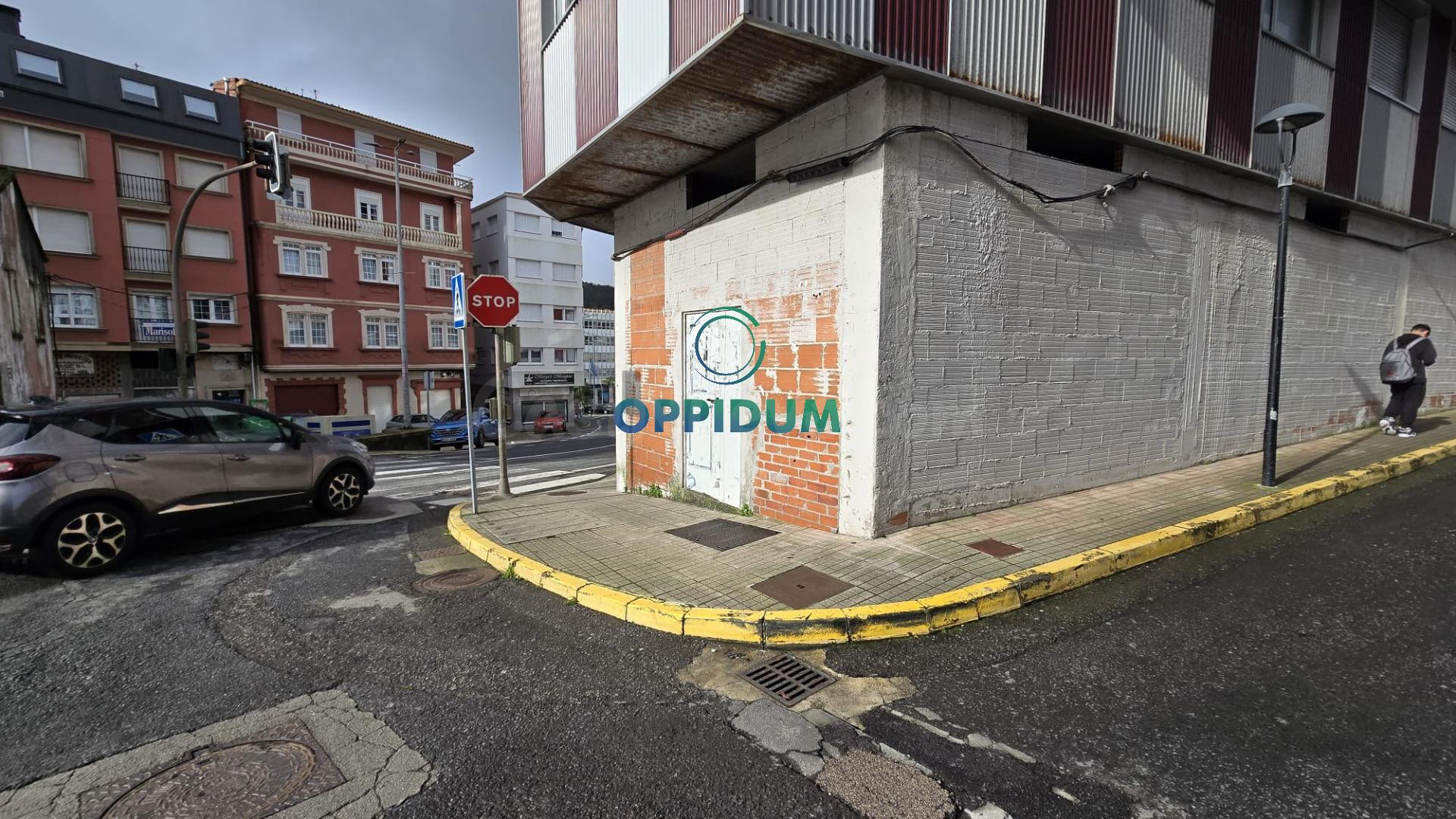 EN VENTA LOCAL COMERCIAL EN EL CENTRO DE CEE - foto 3