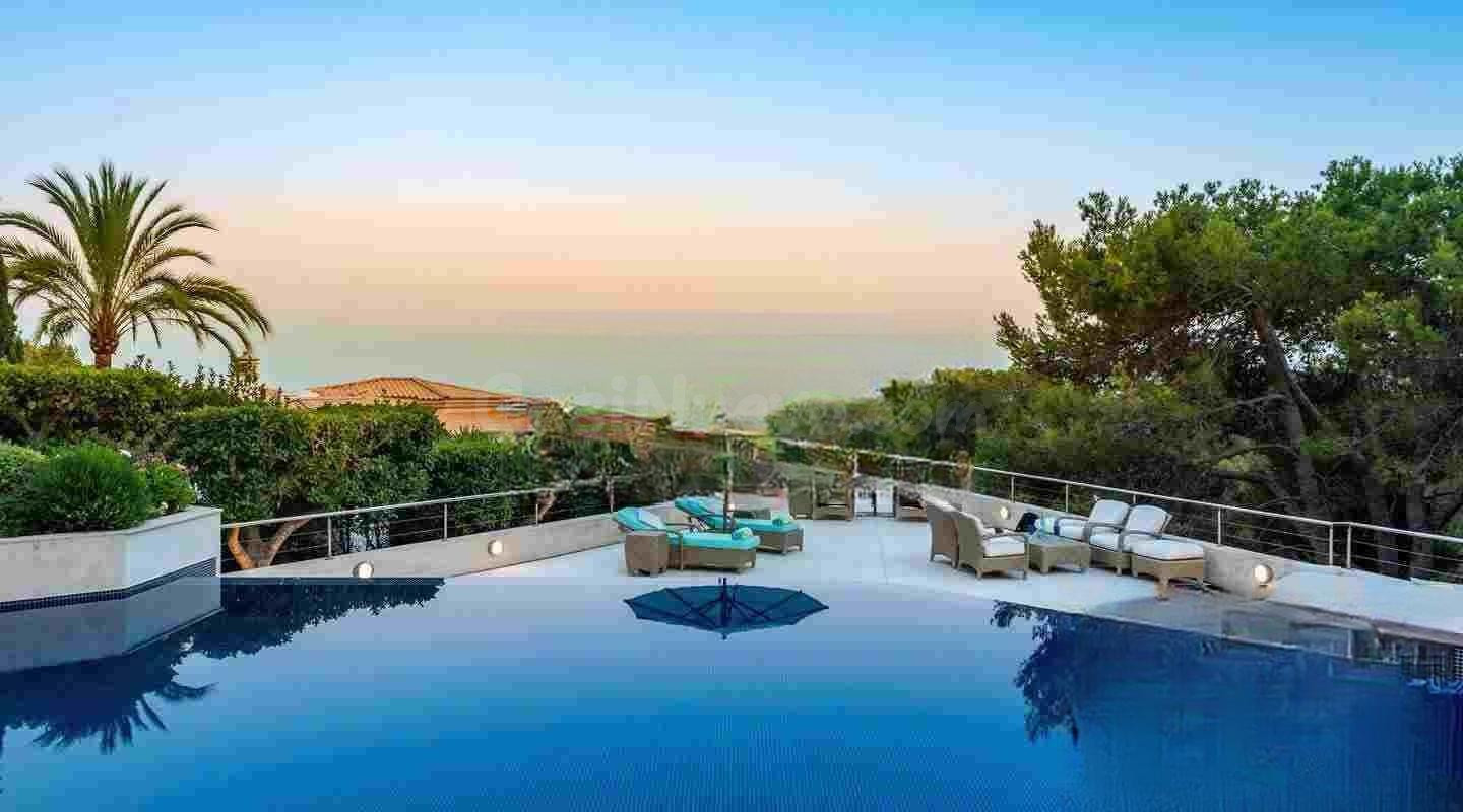 Espectacular villa de diseño con vistas al mar en Son Vida