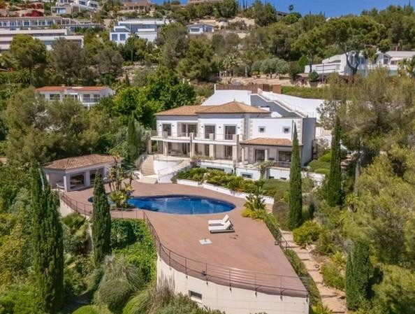 Villa Exclusiva en Son Vida – Lujo Mediterráneo con Vistas Panorámicas al Campo de Golf