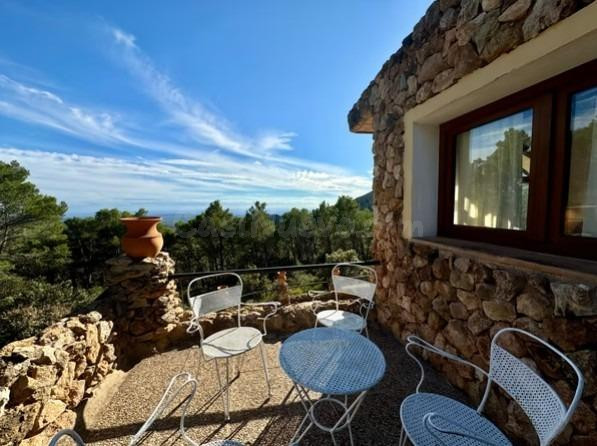 Oasis oculto con vistas – Finca con panorama al mar y a la Tramuntana en Puigpunyent