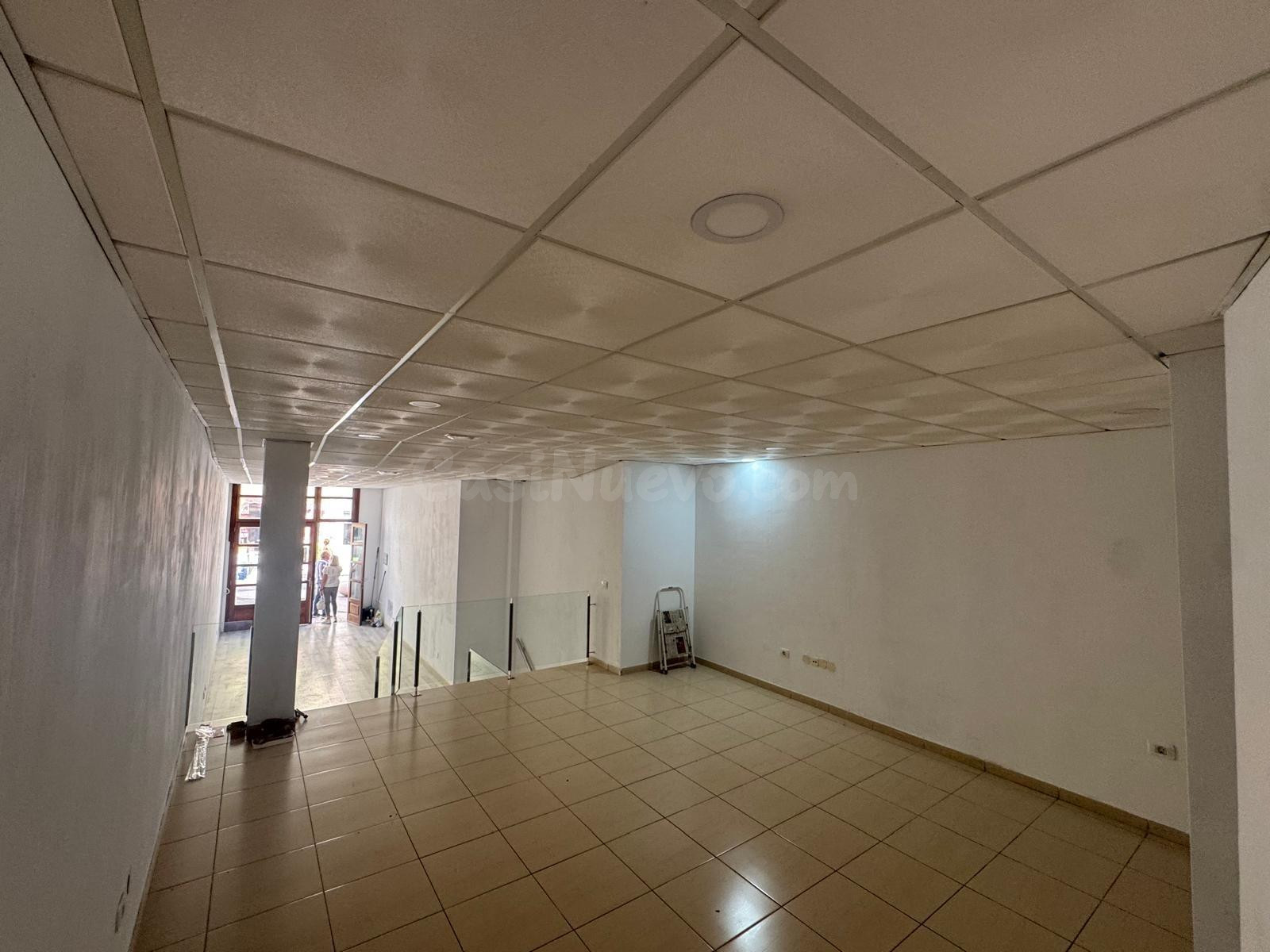 LOCAL COMERCIAL EN EL CORAZÓN DEL PUERTO