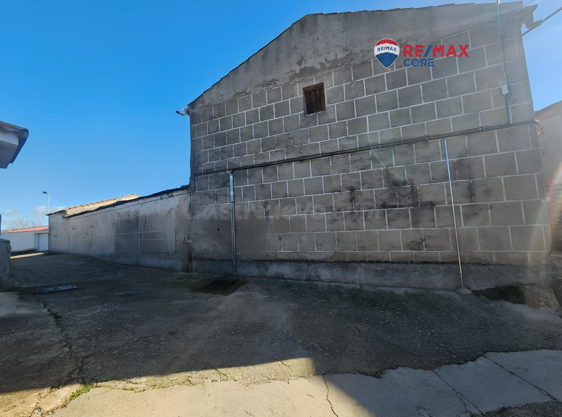 Casa grande: Oportunidad Única en el Corazón de Villamesias - foto 5