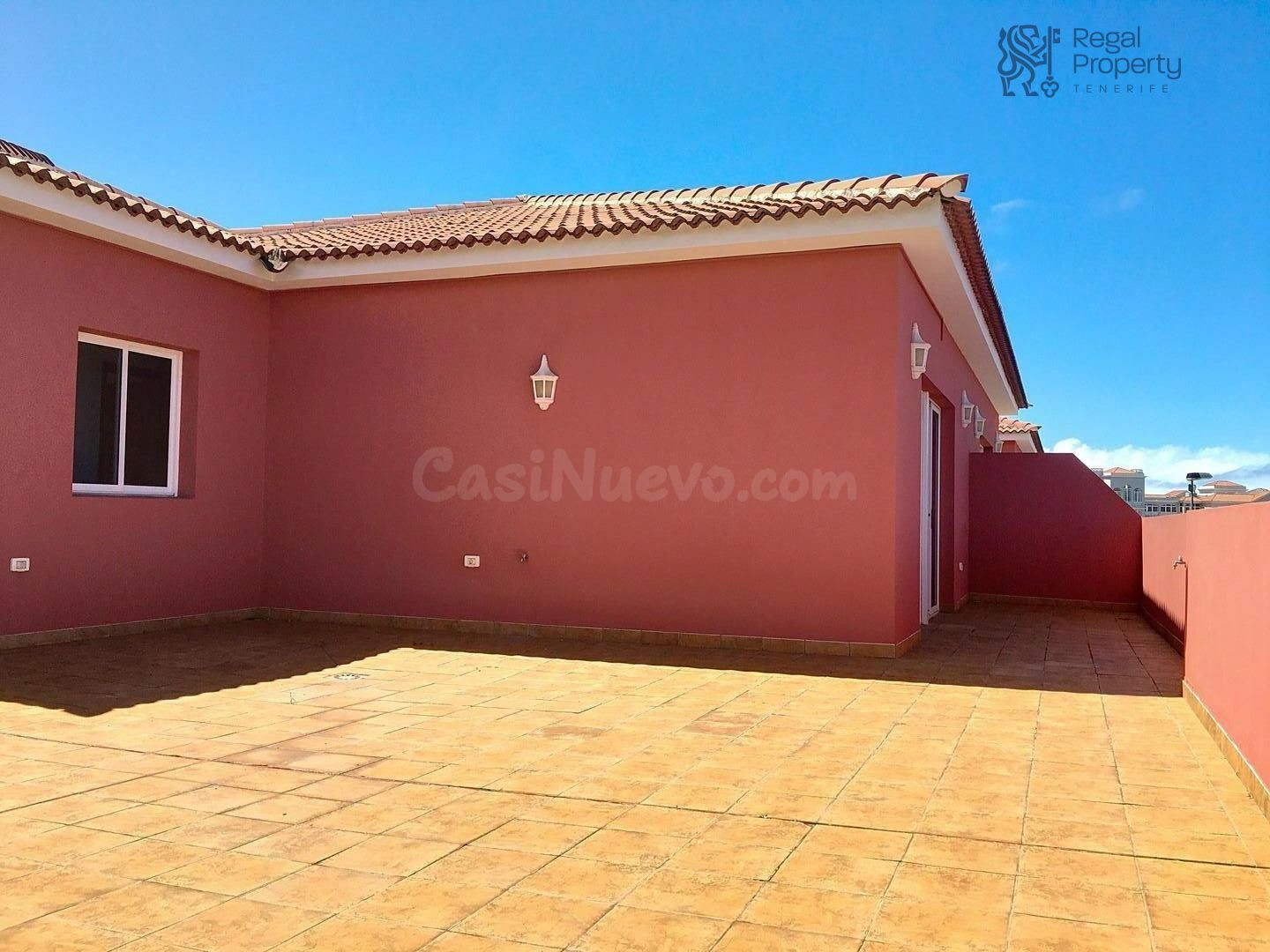 VENTA ÁTICO CON GRAN TERRAZA CON PLAZA DE GARAJE, EN PUERTO DE LA CRUZ.