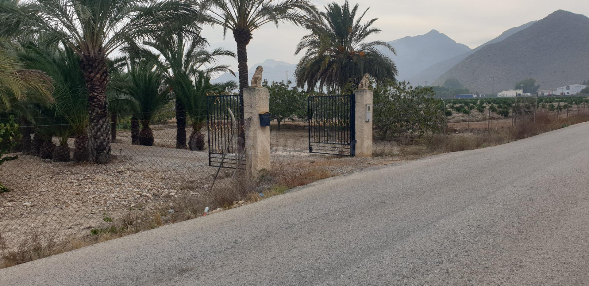 Casa de Campo a 7 Km. de Orihuela ,de 292 metros cuadrados