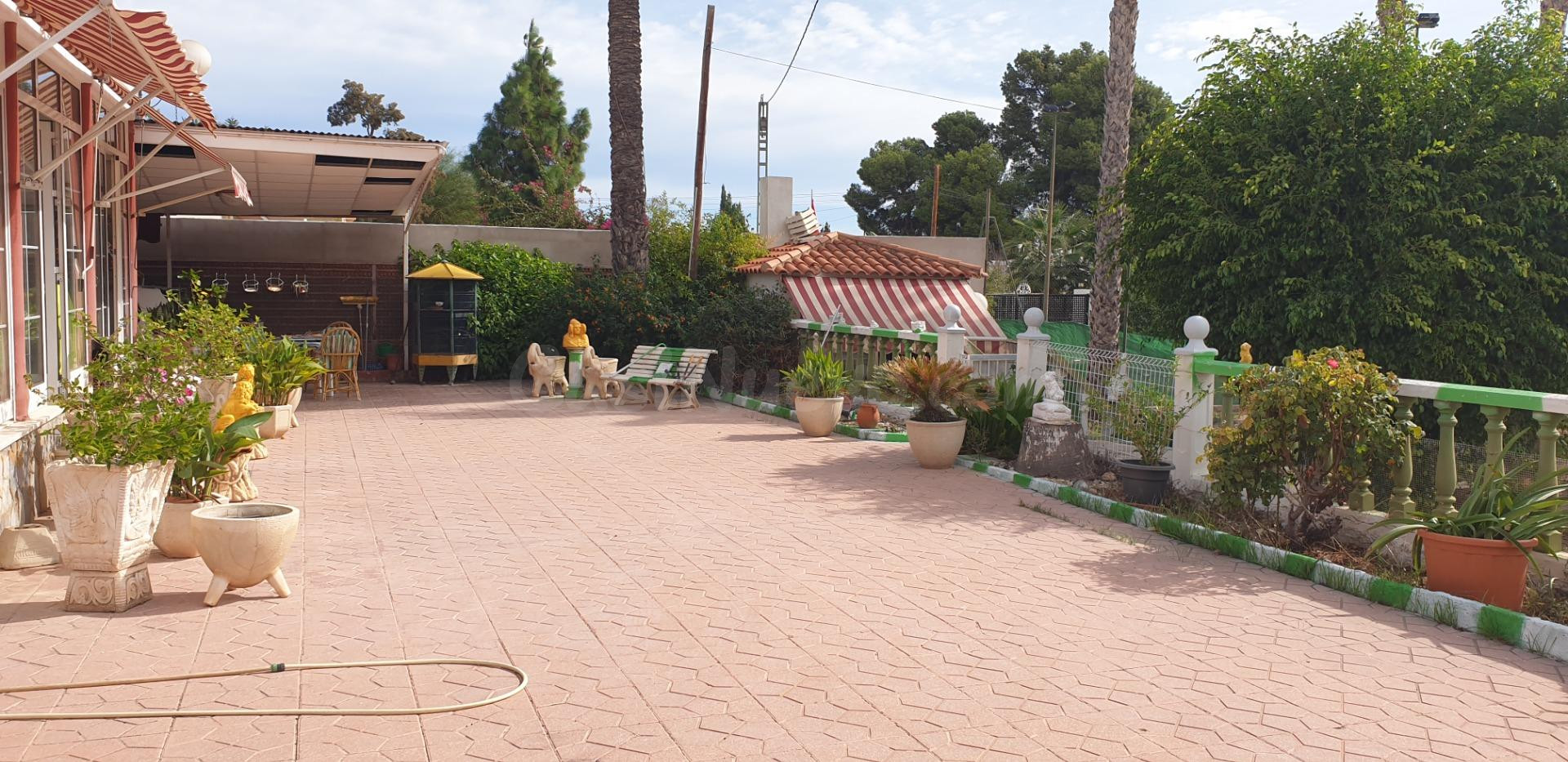CHALET EN VENTA CON PISCINA Y BARBACOA - foto 4