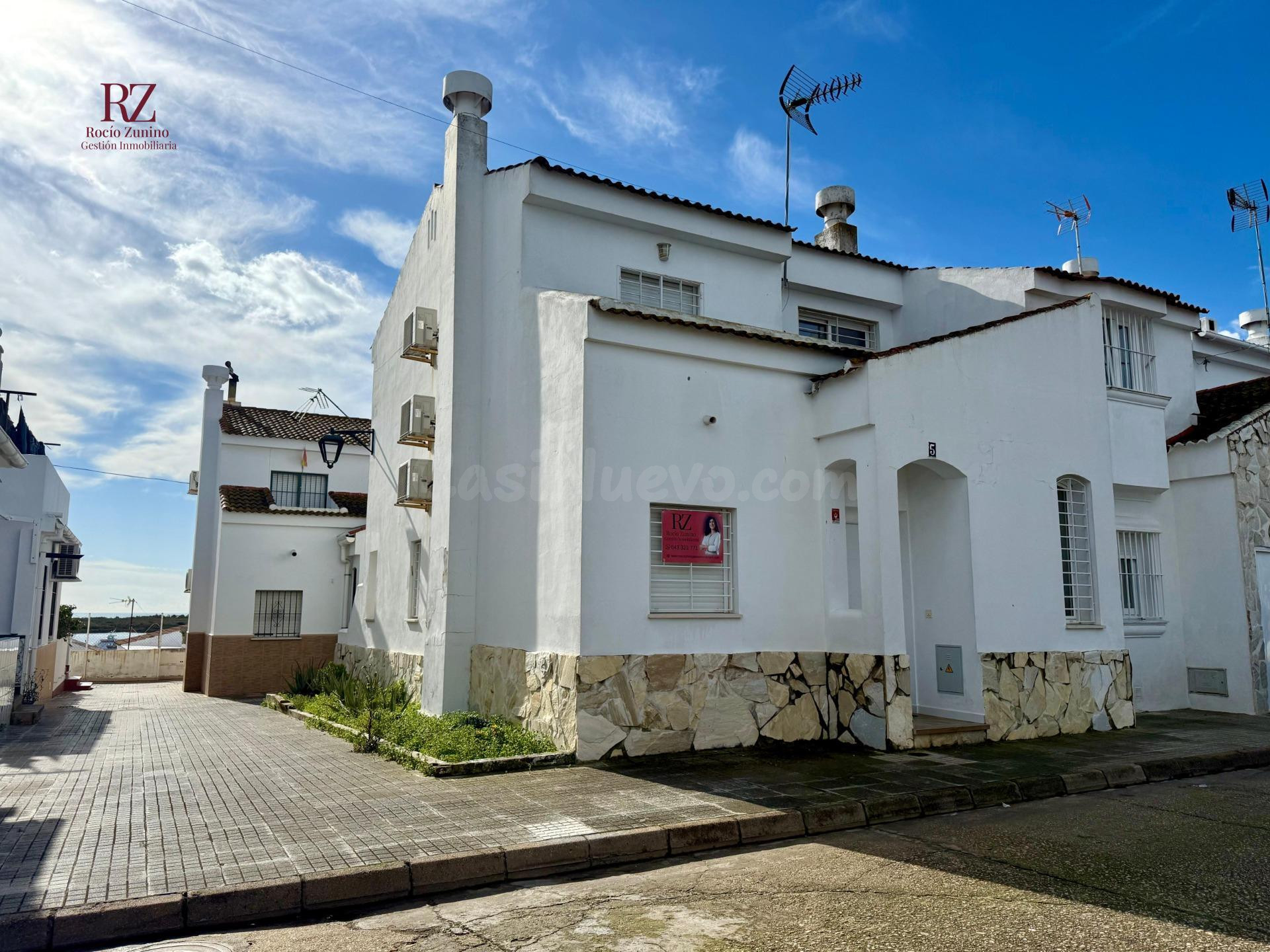 Casa pareada a escasos pasos de la ría del Piedras en El Rompido