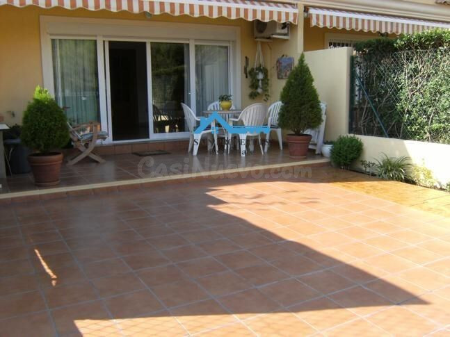 Adosado con Encanto en Escandinavia: Patio, Barbacoa y Piscina