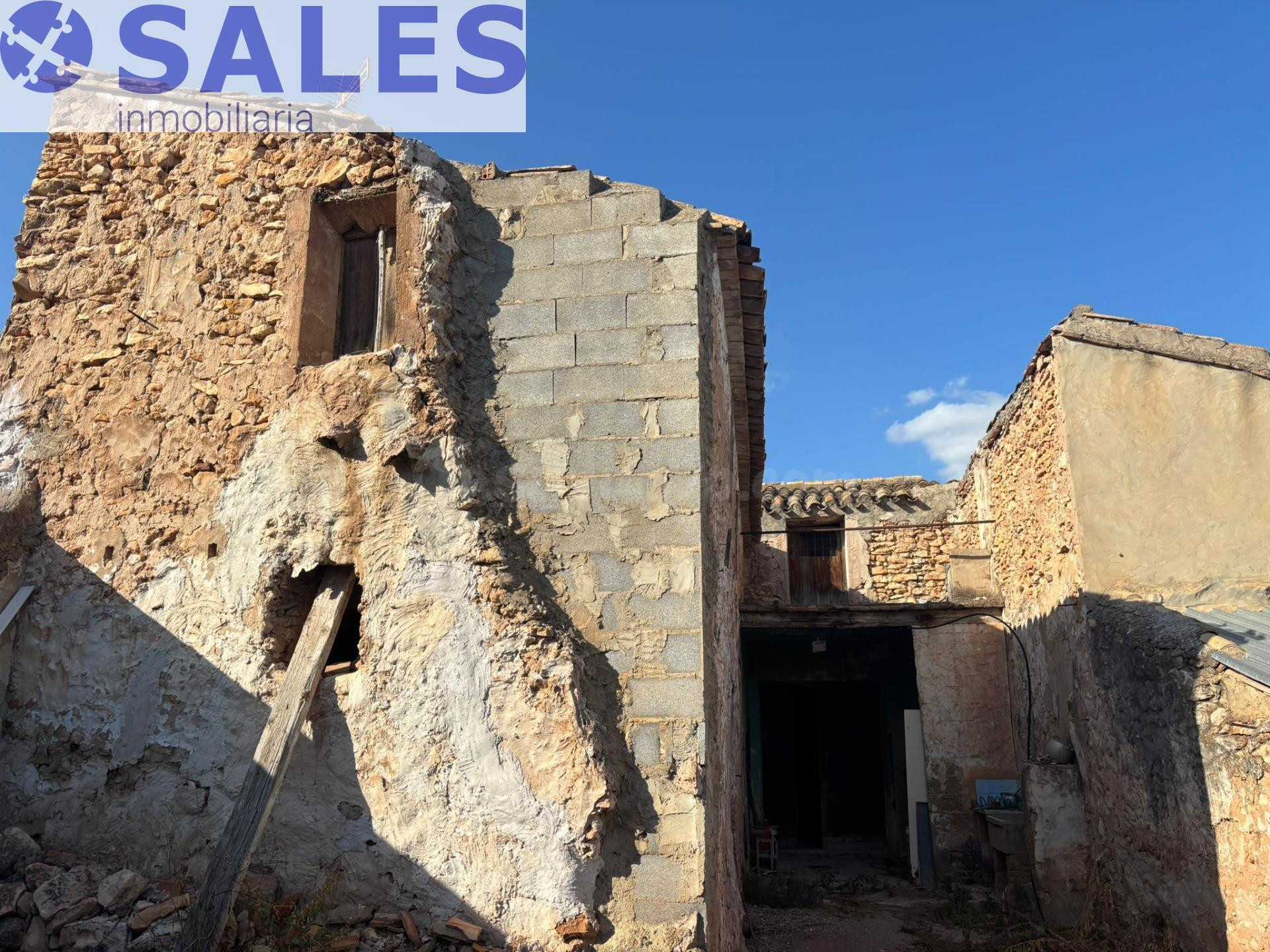 ️ OPORTUNIDAD EN VENTA – CASA PARA REFORMAR EN PLENO CENTRO DE VILLAMARCHANTE
