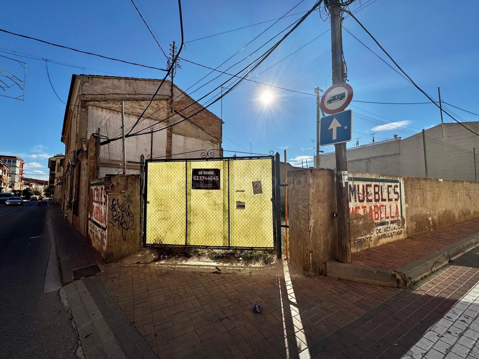 TERRENO URBANIZABLE CON CASA ANTIGUA