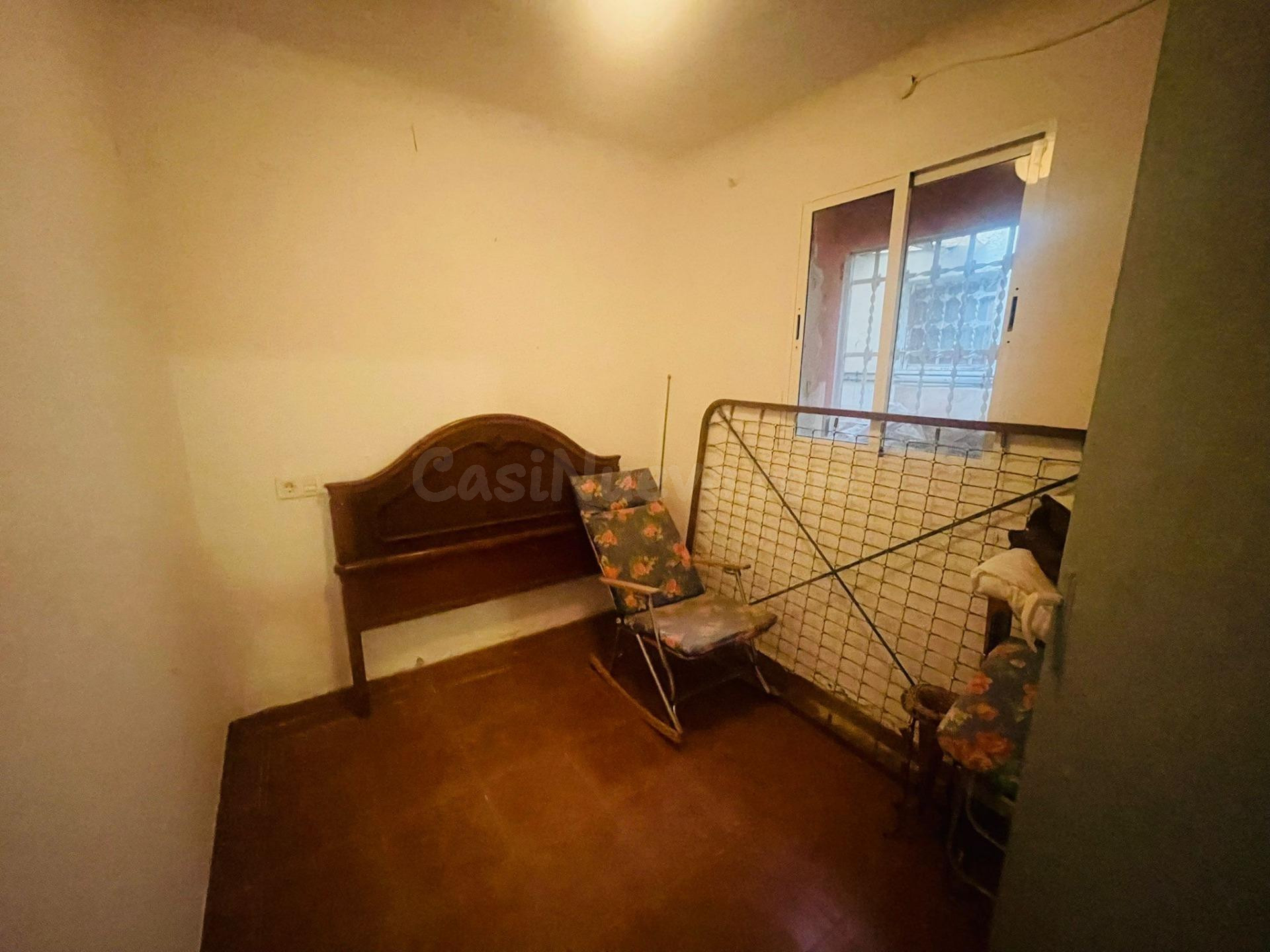 Impresionante Propiedad de 160 m2 con Acceso a Dos Calles y Encantador Patio - foto 3
