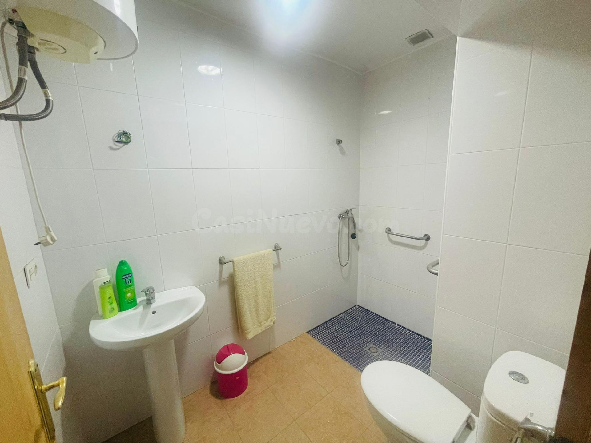 Impresionante Propiedad de 160 m2 con Acceso a Dos Calles y Encantador Patio - foto 4