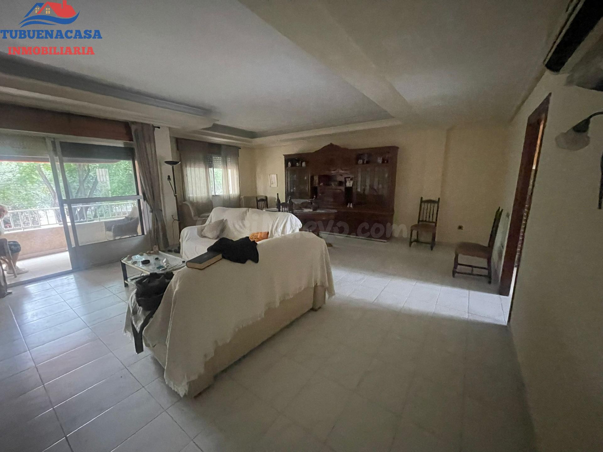 Amplia Vivienda en Sangonera la Verde con Excelente Distribución