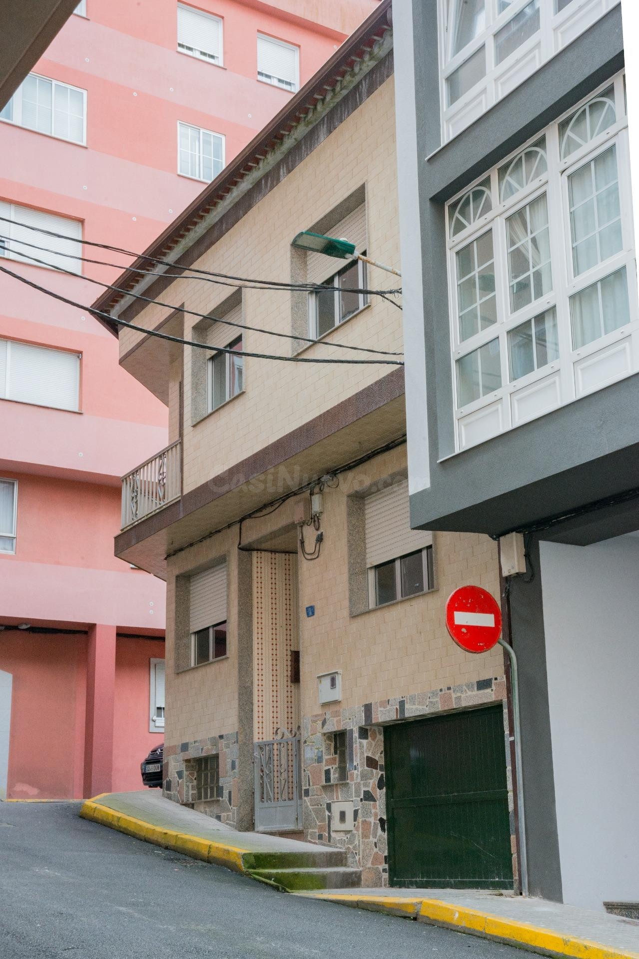Vivienda unifamiliar en Ribeira a pocos metros del centro