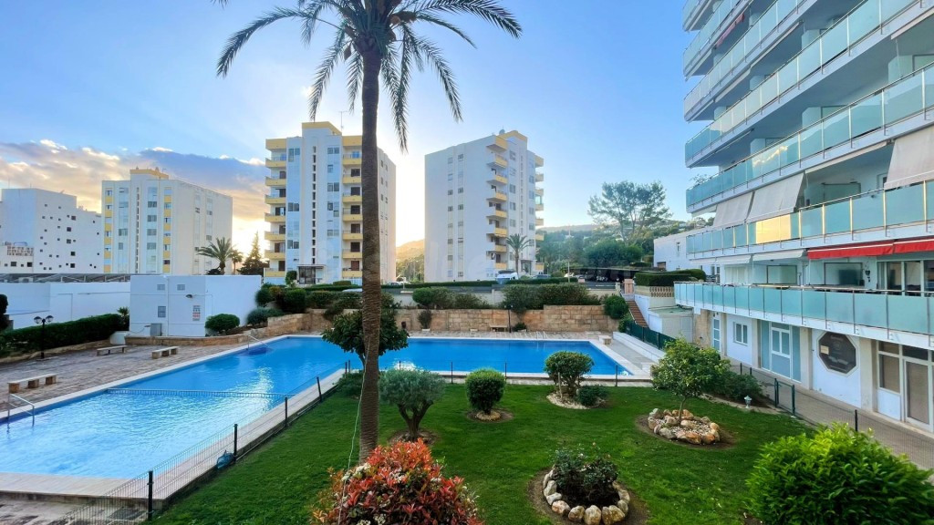 Apartamento con terraza y piscina en Portals Nous, a pasos del mar y Puerto Portals