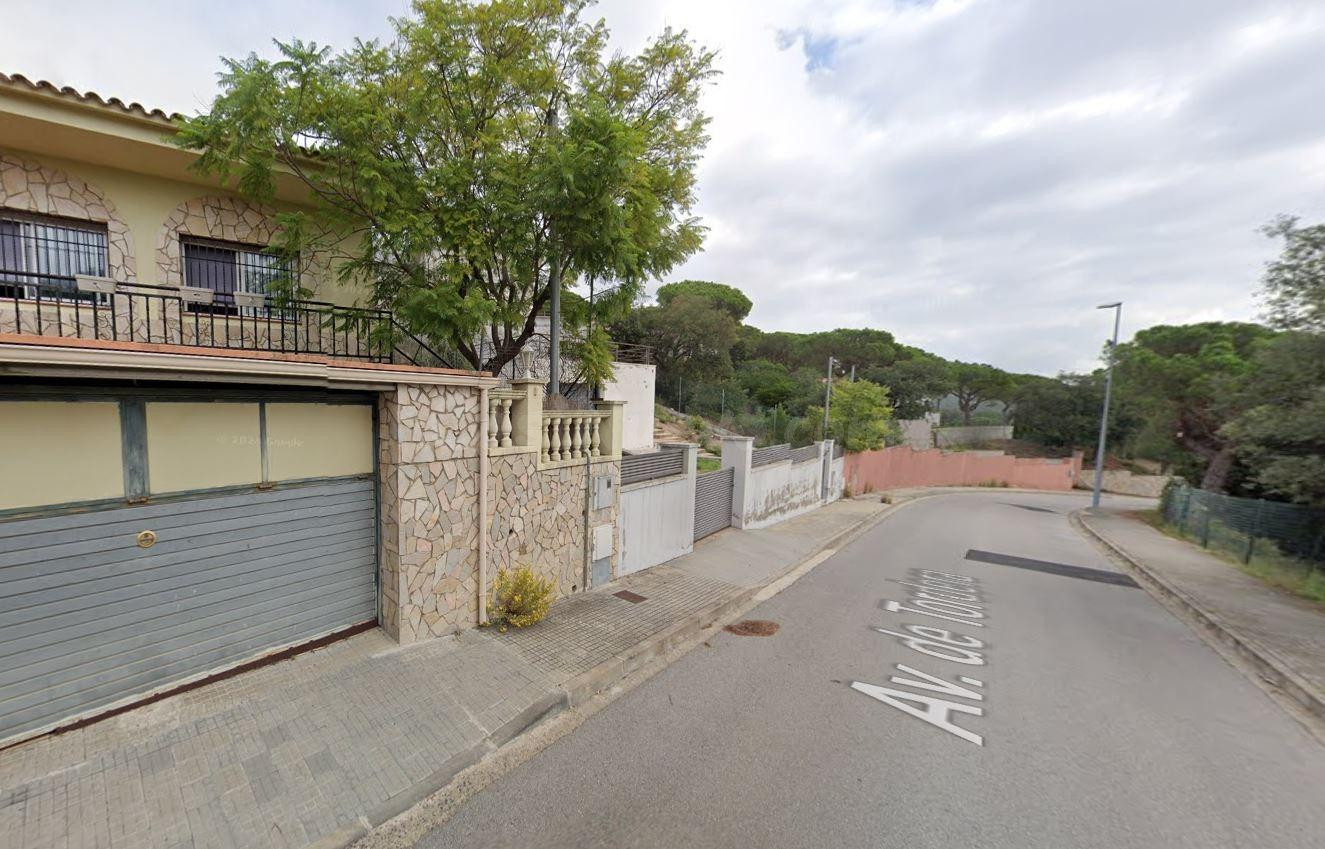 Se vende casa OKUPADA en Avenida de Tordera 14 en Tordera (Barcelona).