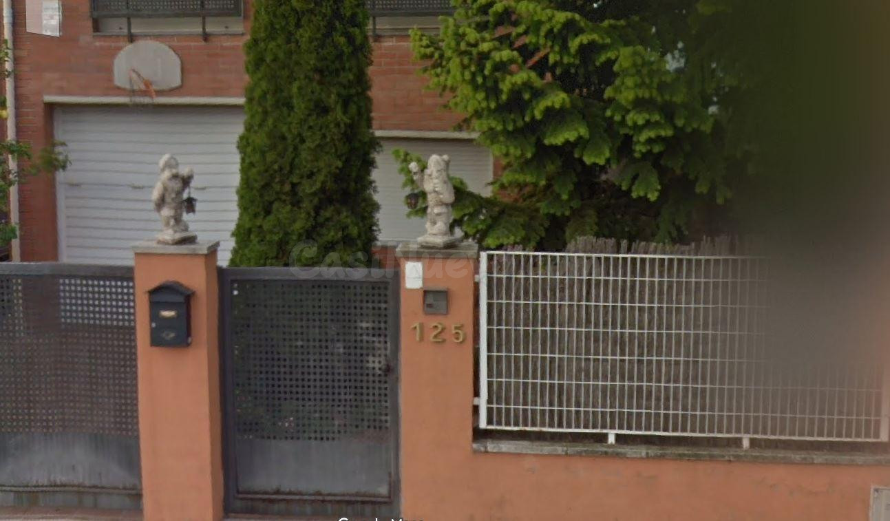 Se vende casa OKUPADA en Granada (La) (Barcelona)