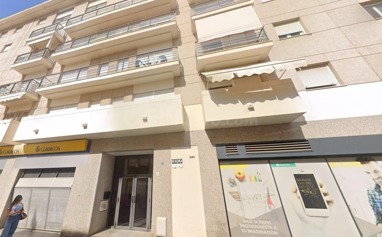 Se vende piso OKUPADO en Calle Castilla 20 de Huelva (Huelva).