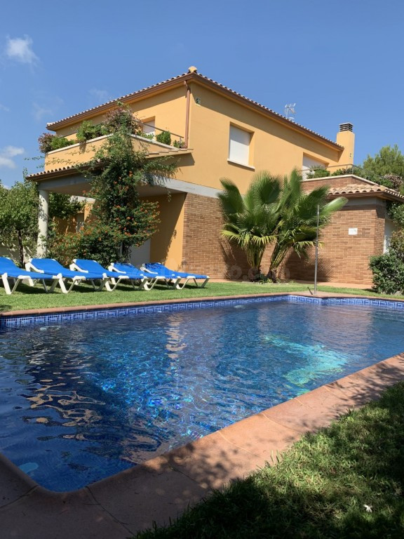 Casa-Chalet en Venta en Cubelles Barcelona - foto 2