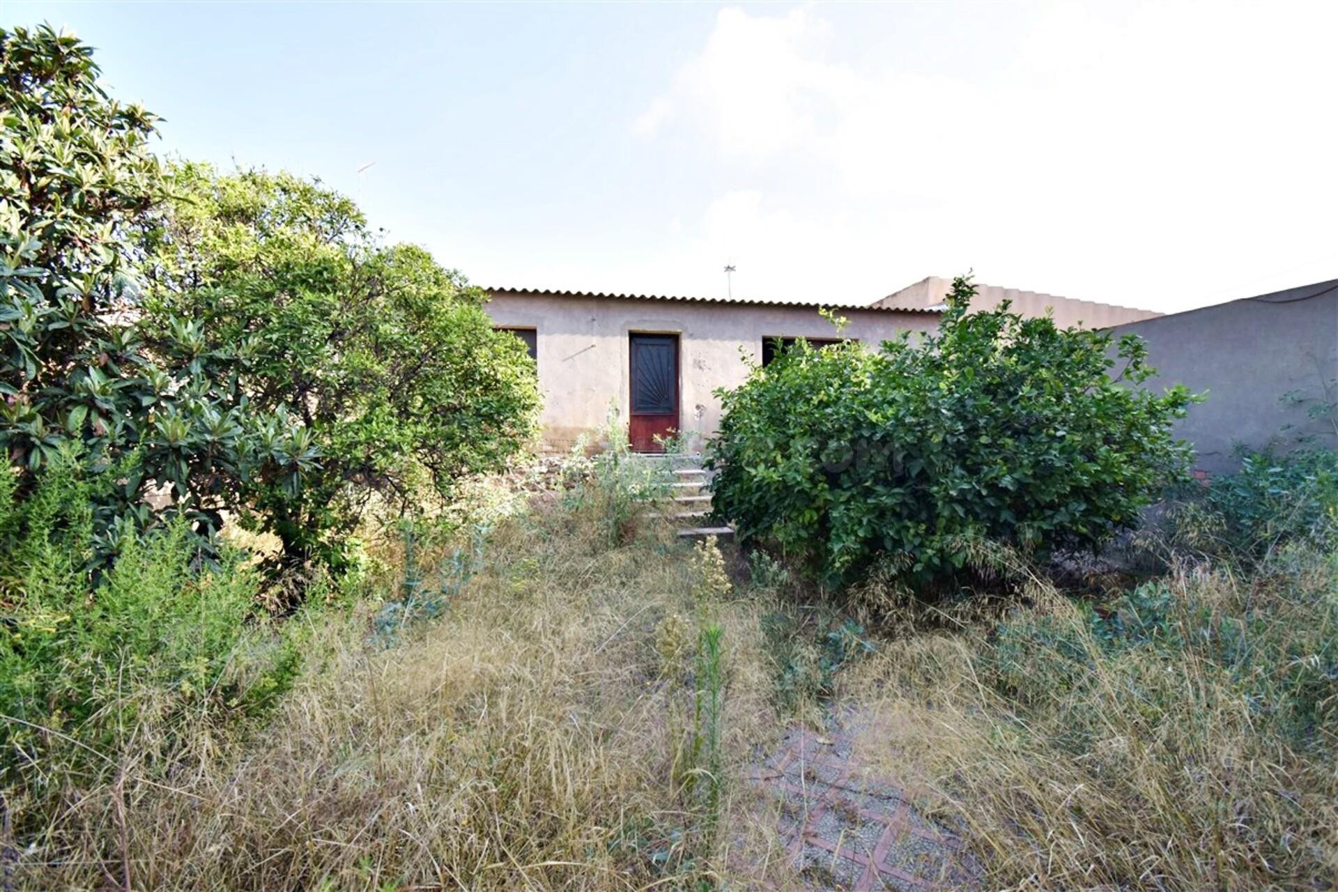 CASA PARA REFORMAR CON PARCELA