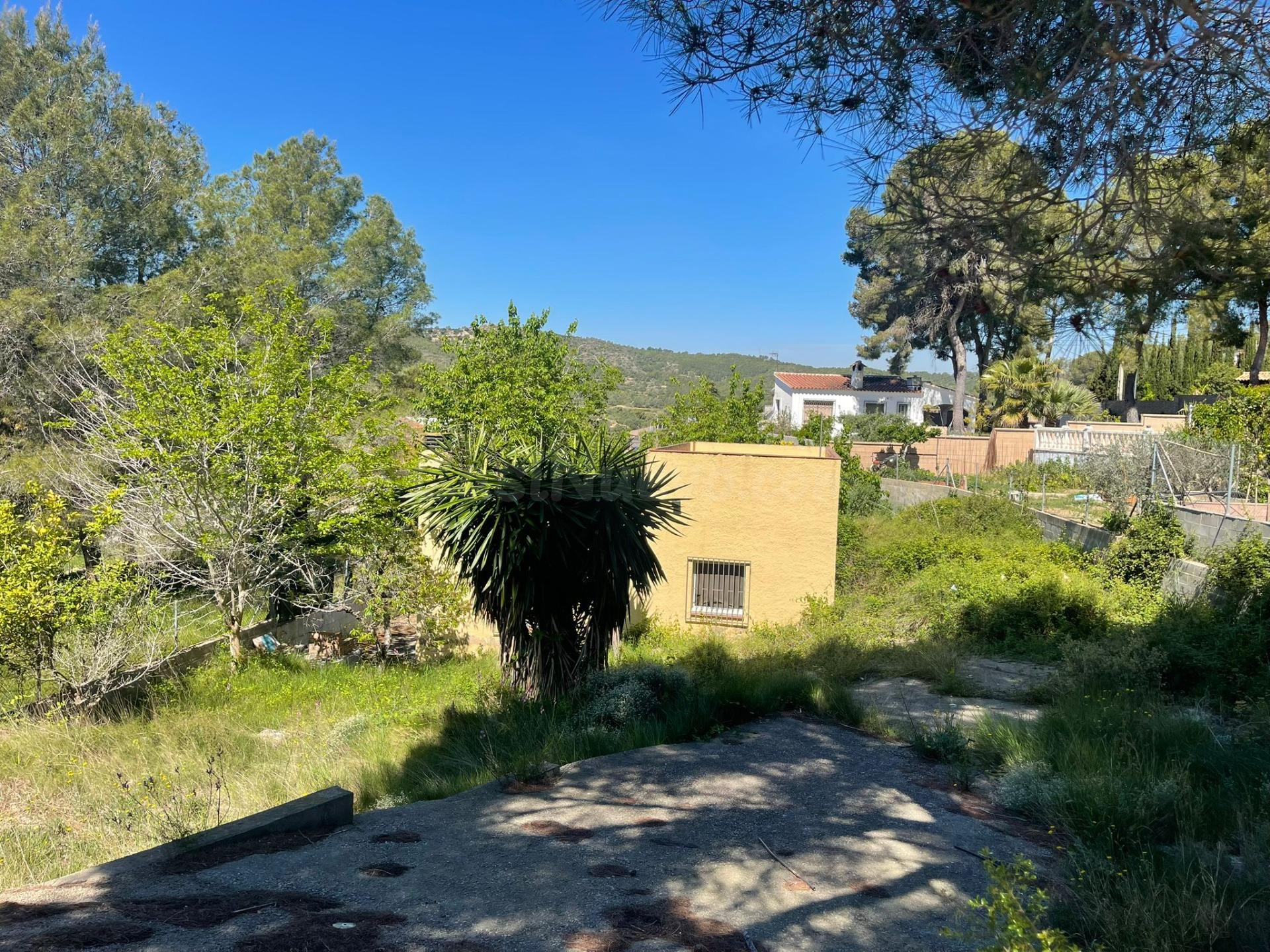 OPORTUNIDAD DE INVERSIÓN -Casa unifamiliar con gran parcela en Vespella de Gaià- CESION DE REMATE-