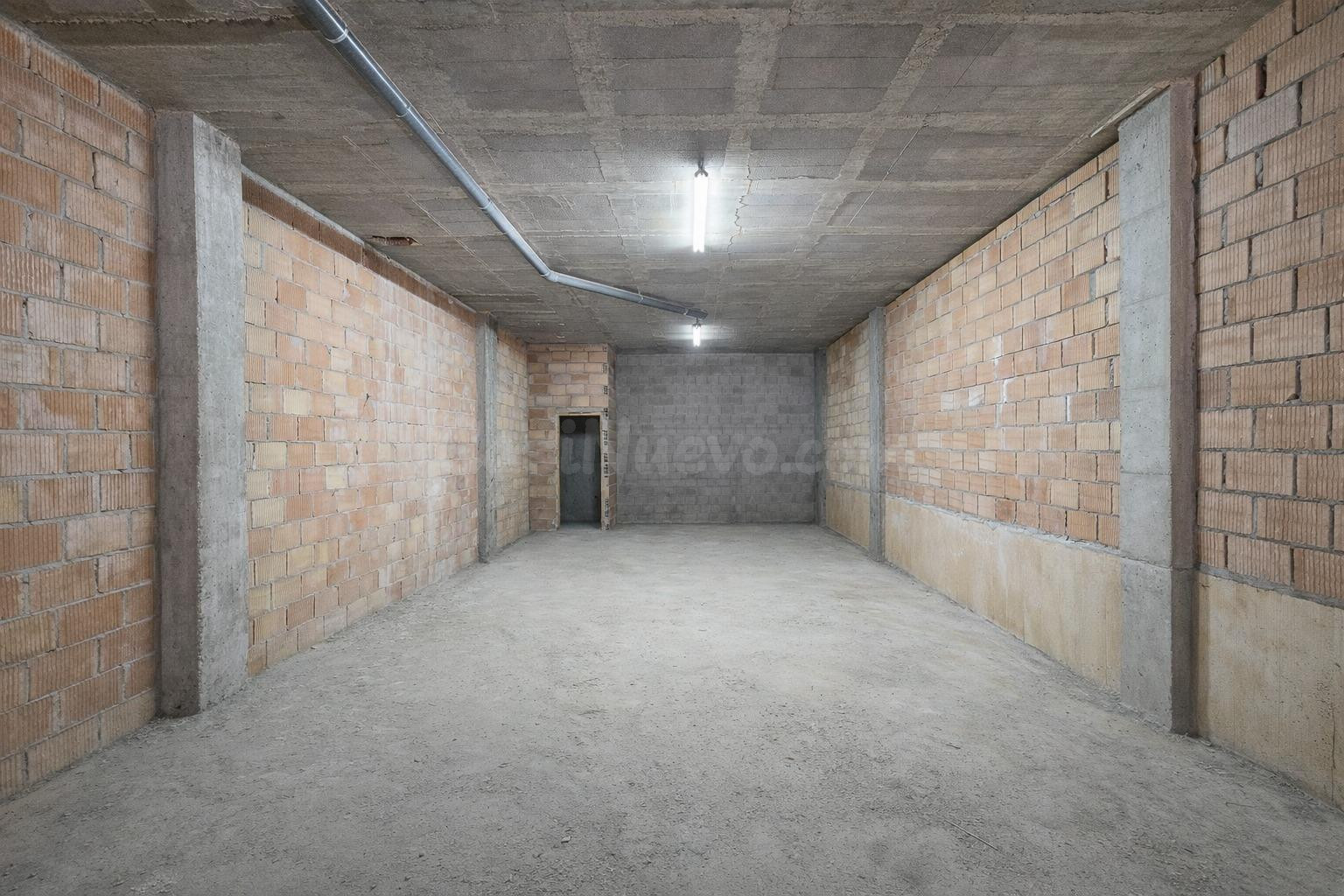 Local comercial de 345 m2 con gran potencial en Muro.