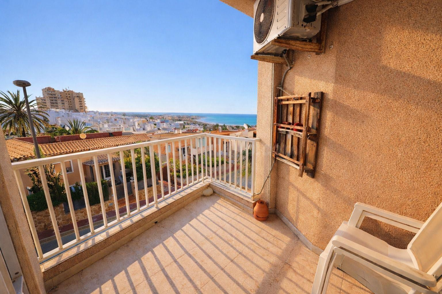 Encantador apartamento con vistas al mar en La Mata, Torrevieja