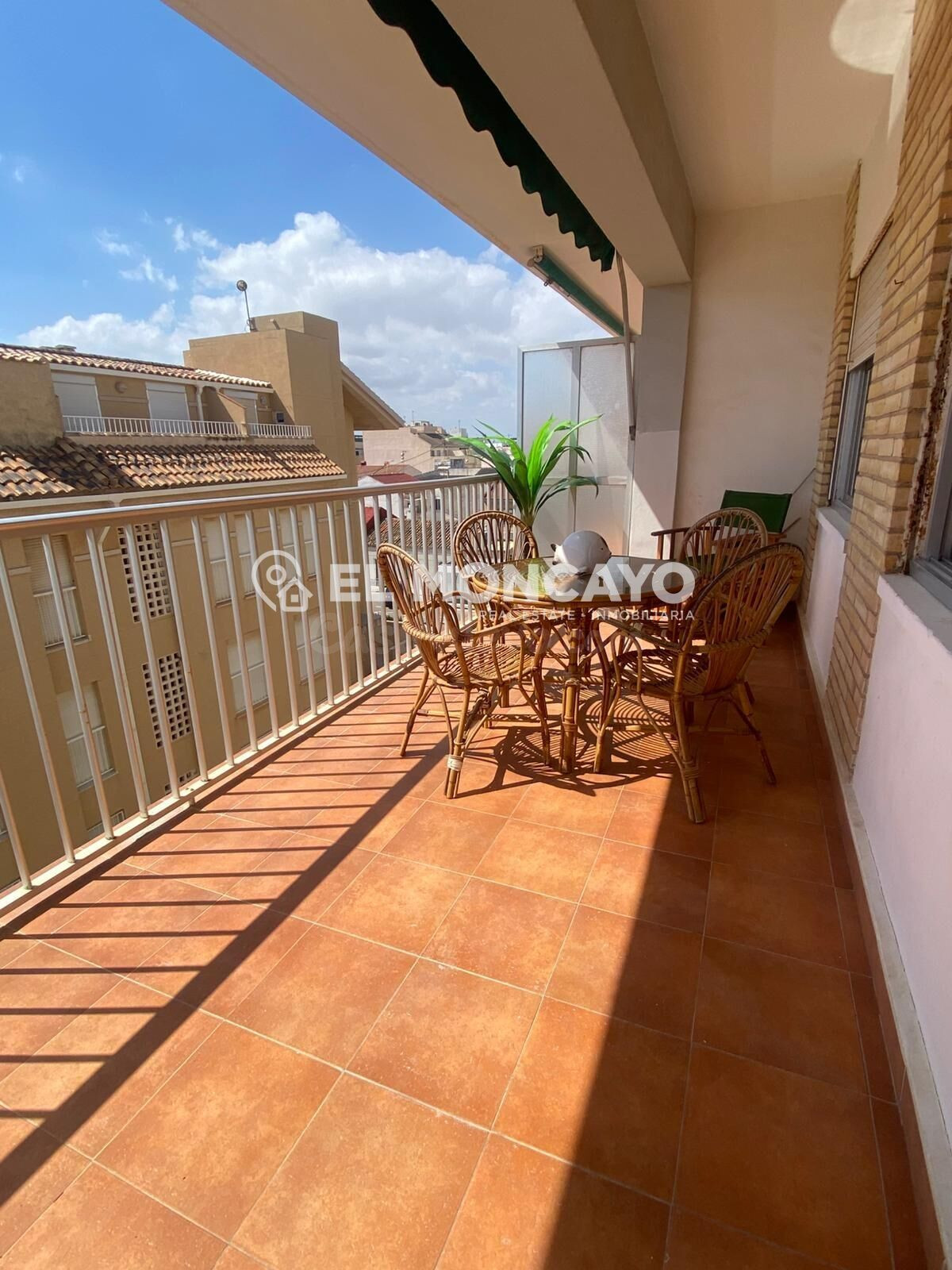 Fantástico apartamento con vistas laterales al mar en Torre  - foto 4