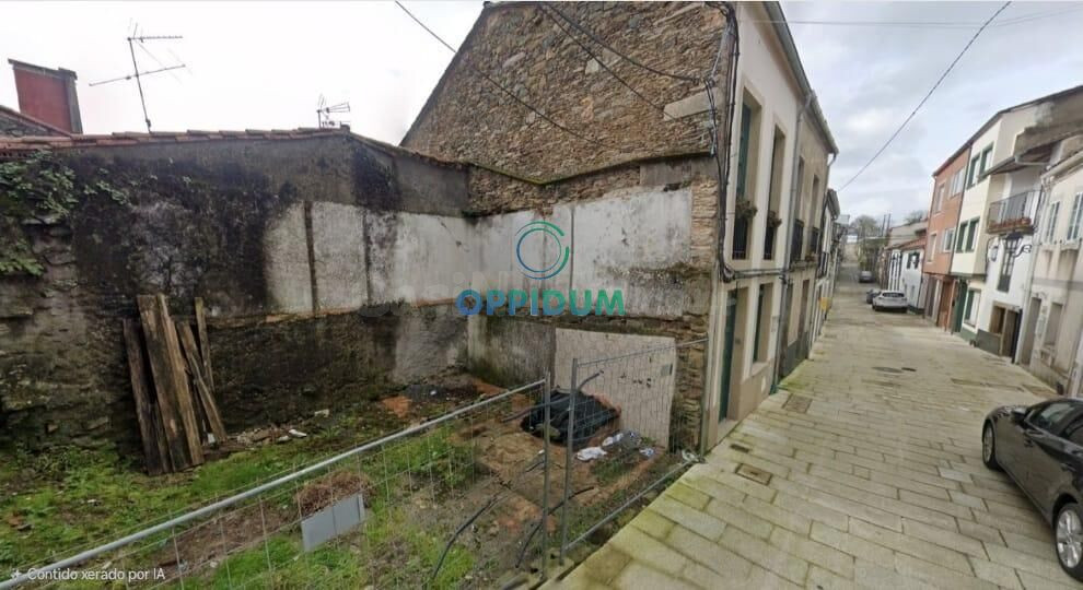 Solar urbano en Melide centro, en el Camino de Santiago y con fachada a dos calles
