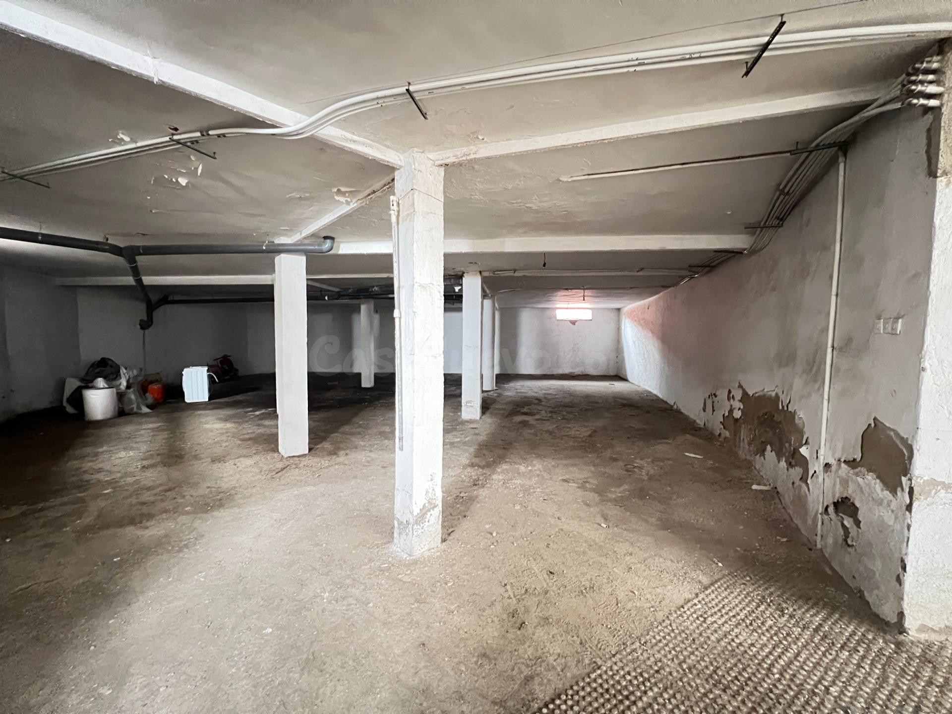 Amplio Local Comercial en Ollerías, Córdoba - Ideal para Inversores