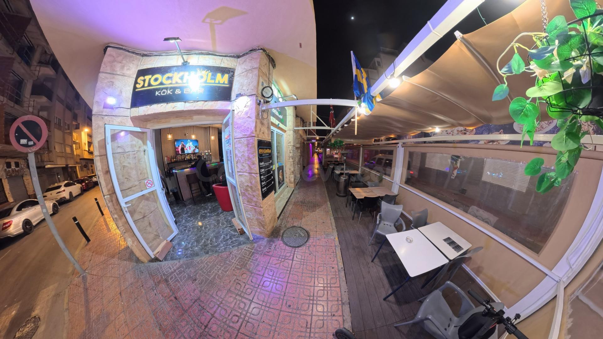 Traspaso de bar totalmente equipado en excelente ubicación, a pocos pasos del mar – 74.900 €