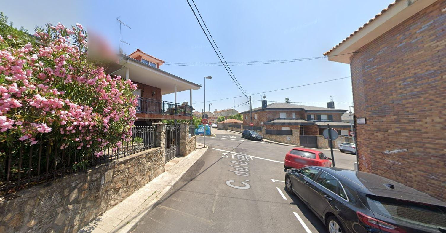 Se vende piso OKUPA en Colmenarejo (Madrid).